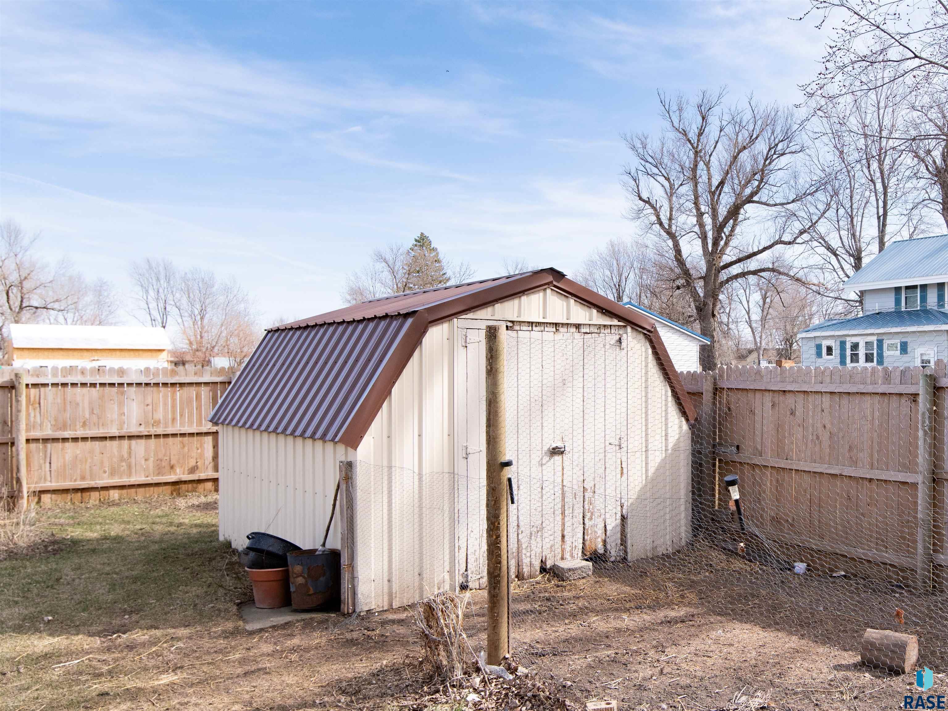 114 Steen St