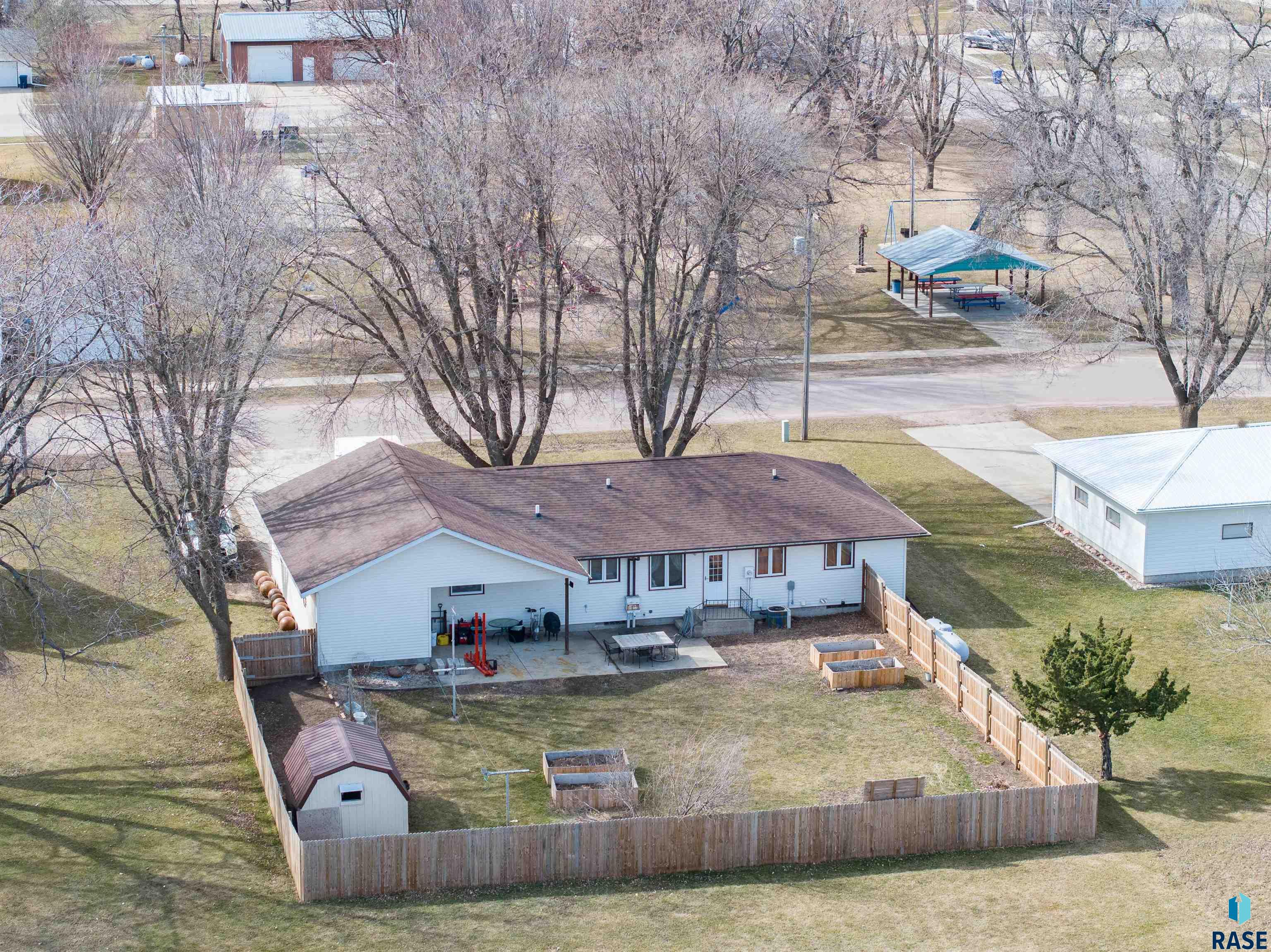 114 Steen St
