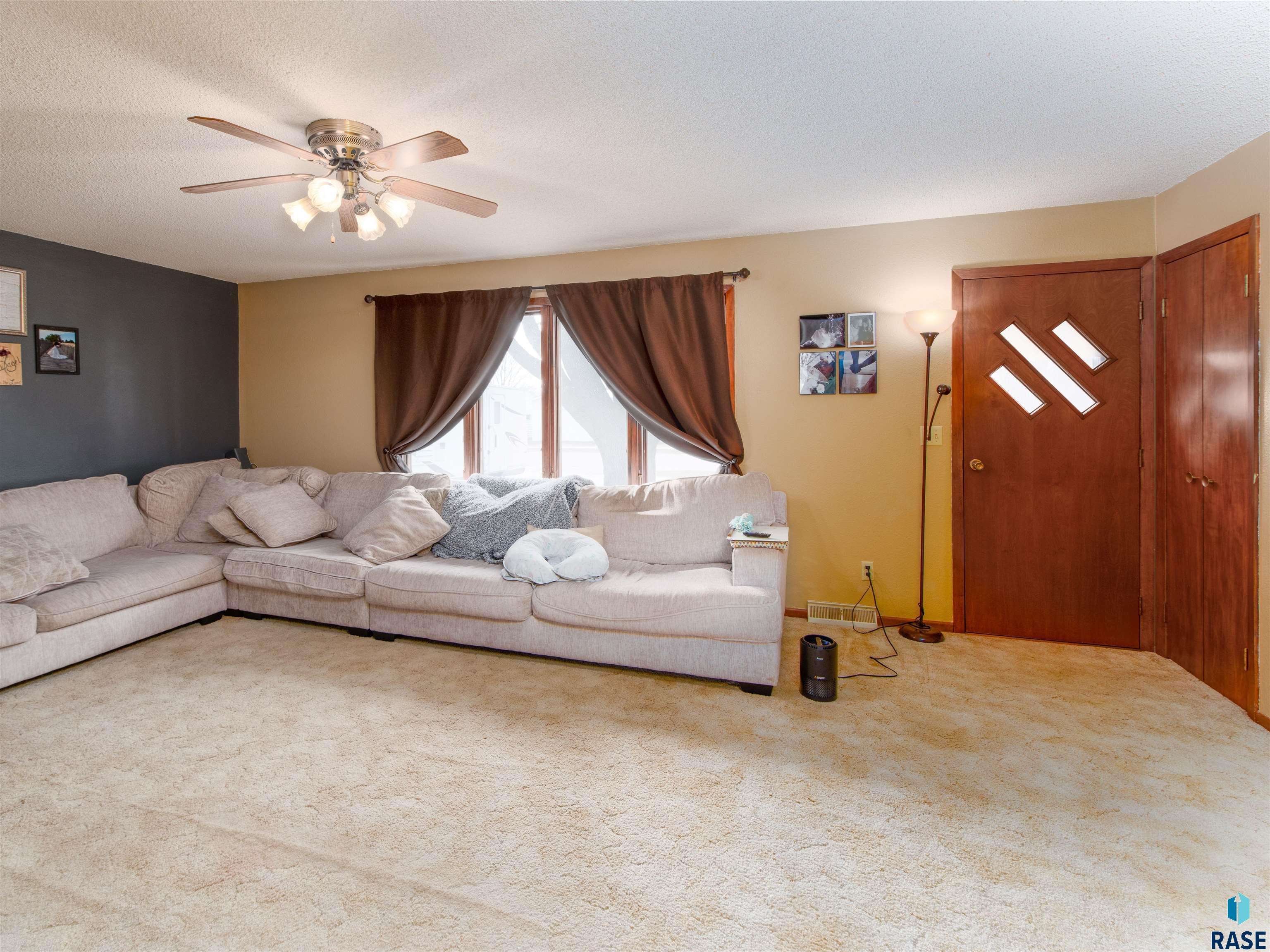 114 Steen St