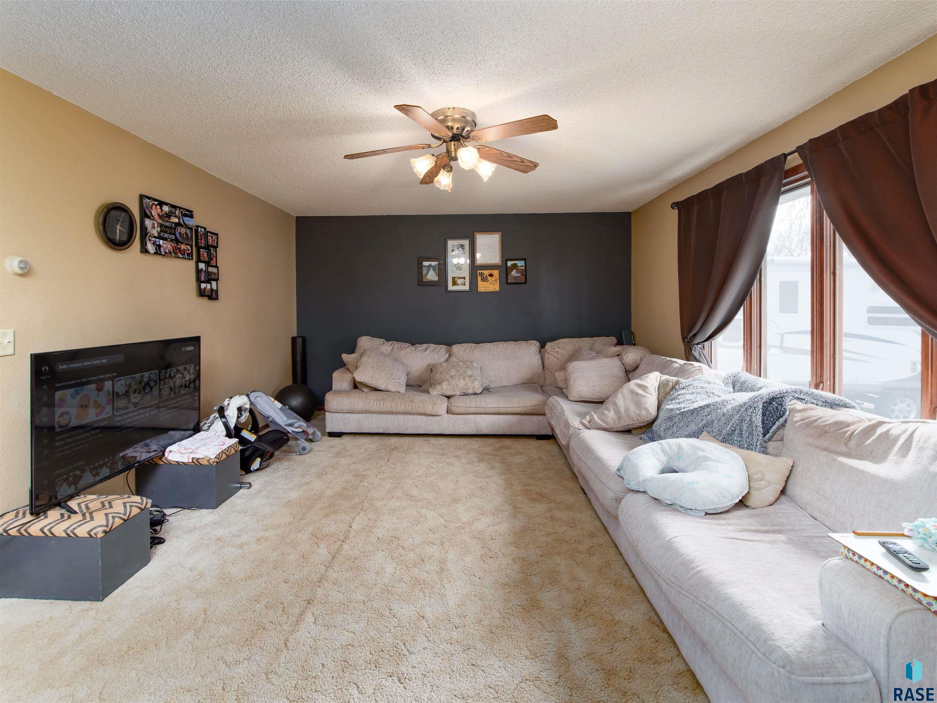 114 Steen St
