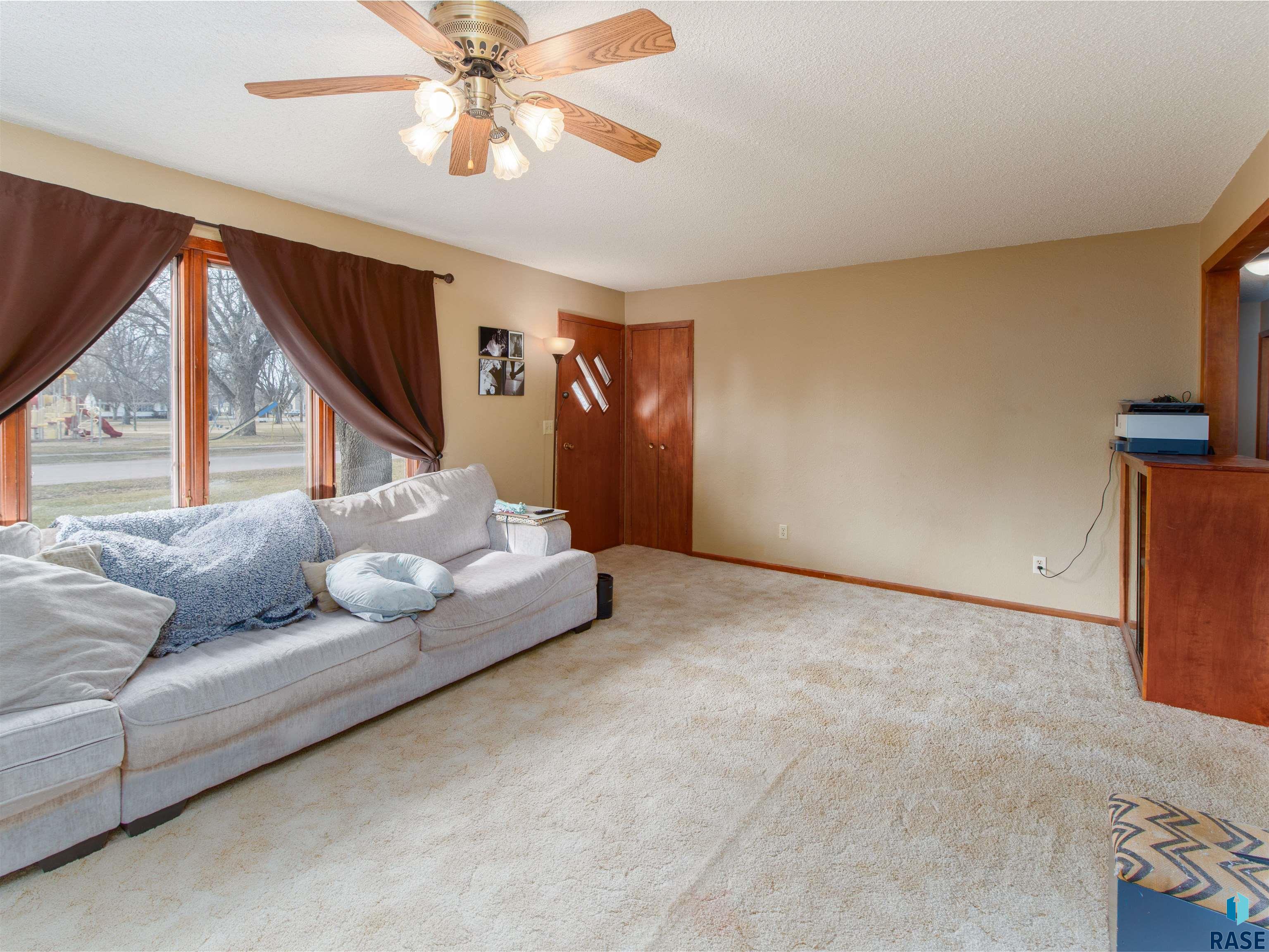 114 Steen St