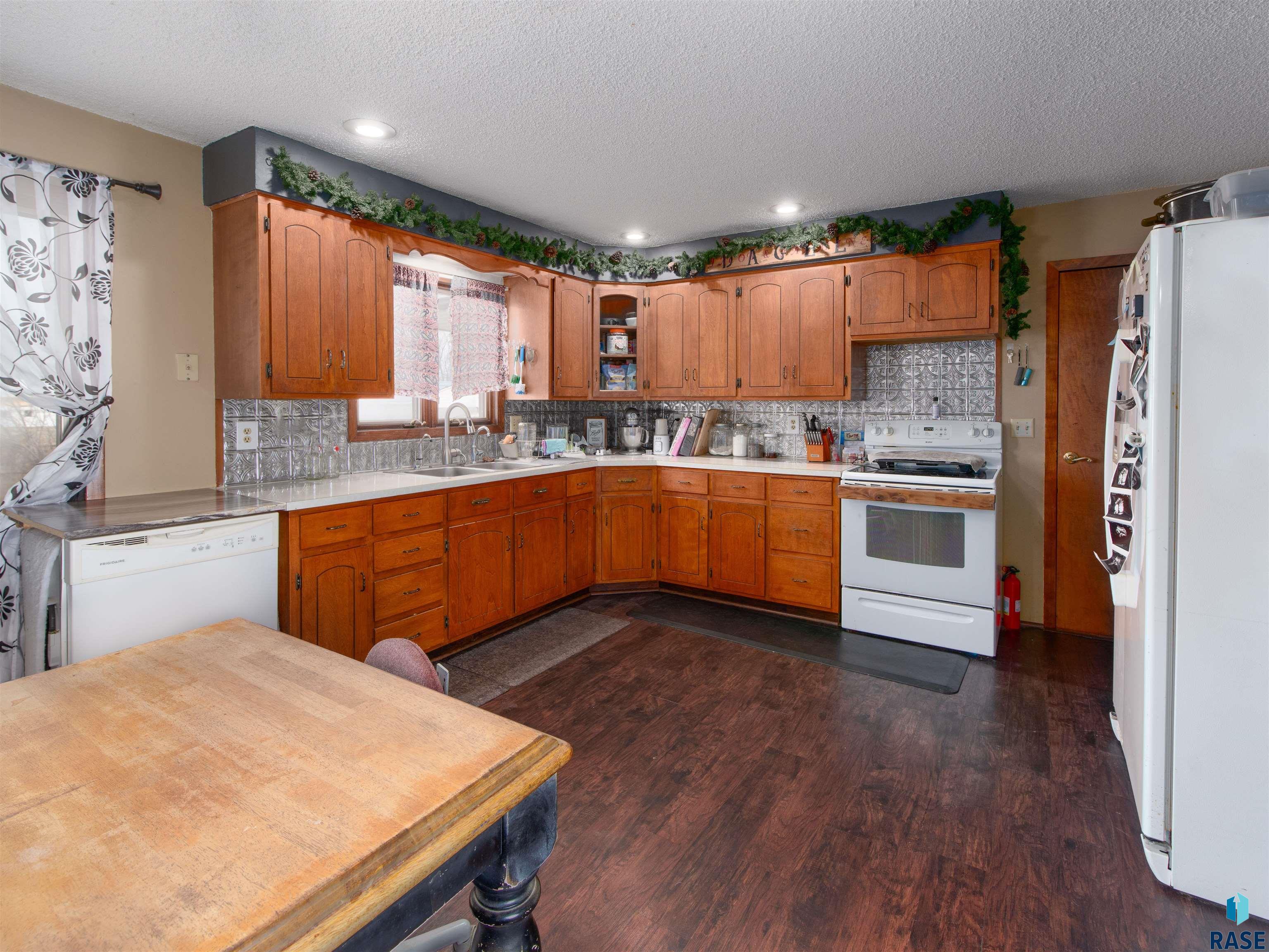 114 Steen St