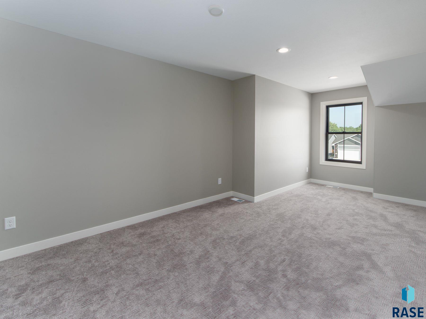 419 Meadow Cir