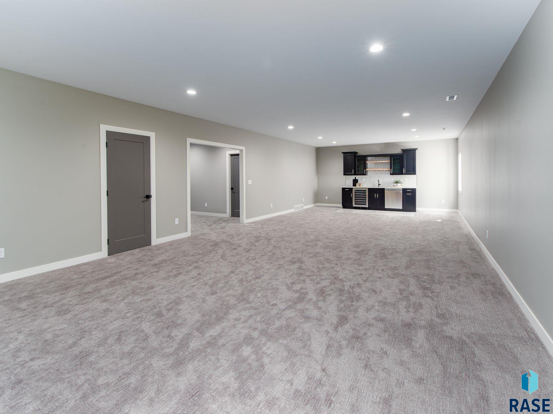 419 Meadow Cir