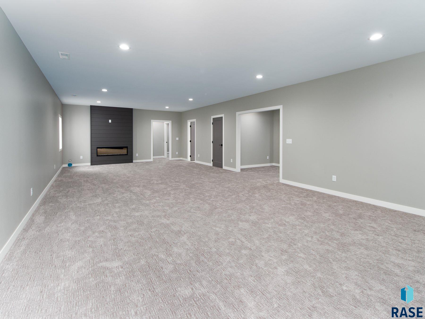 419 Meadow Cir