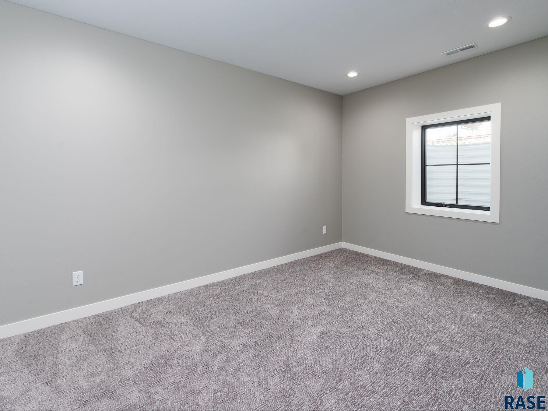 419 Meadow Cir
