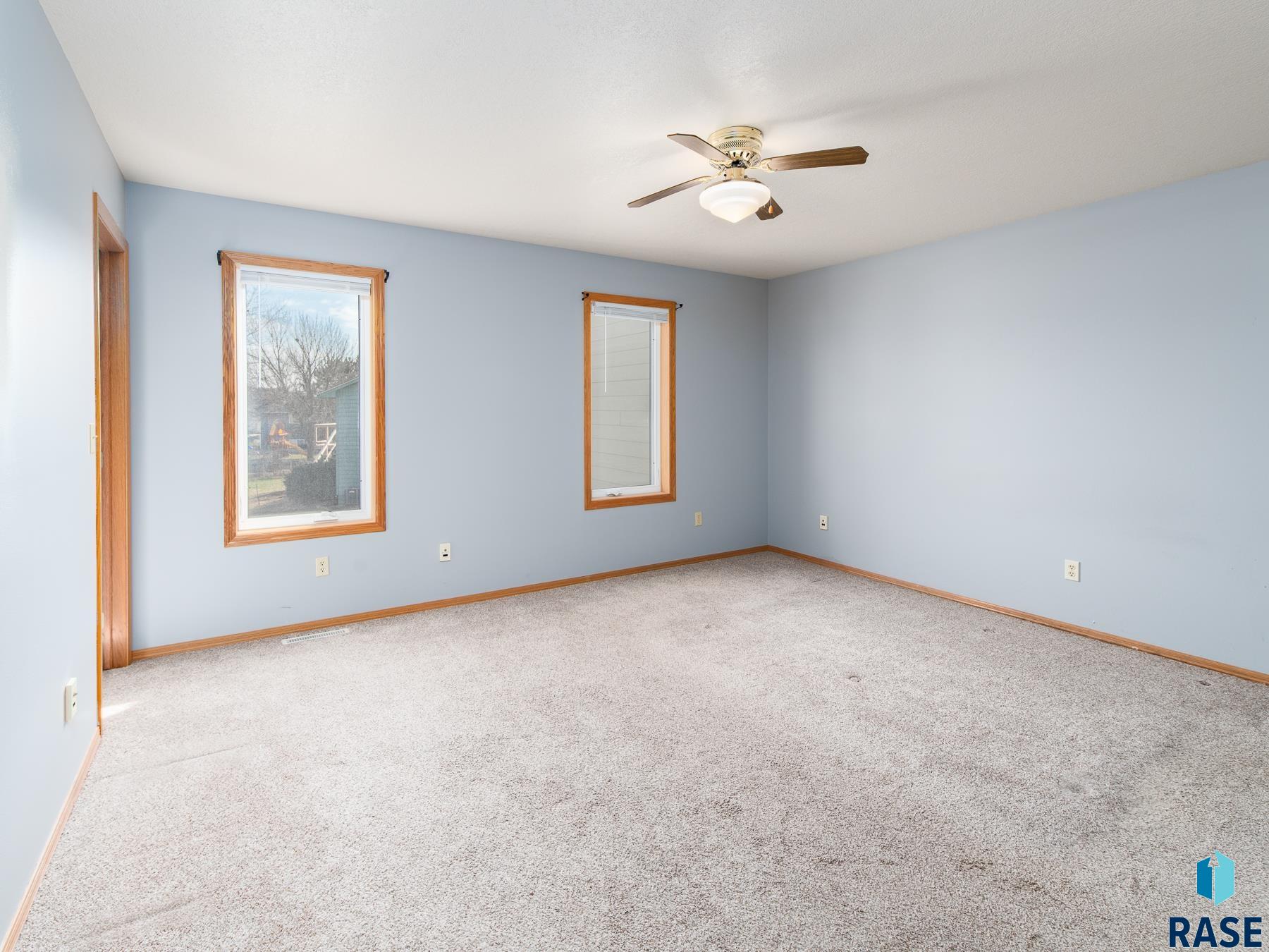 2201 S Arbor Cir