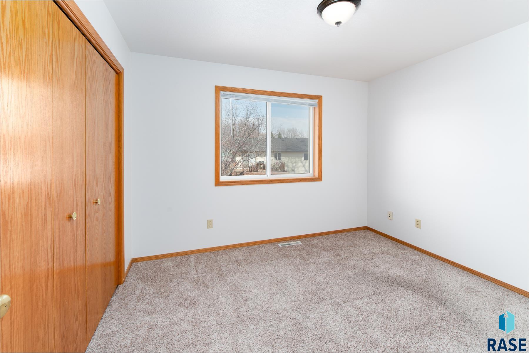 2201 S Arbor Cir