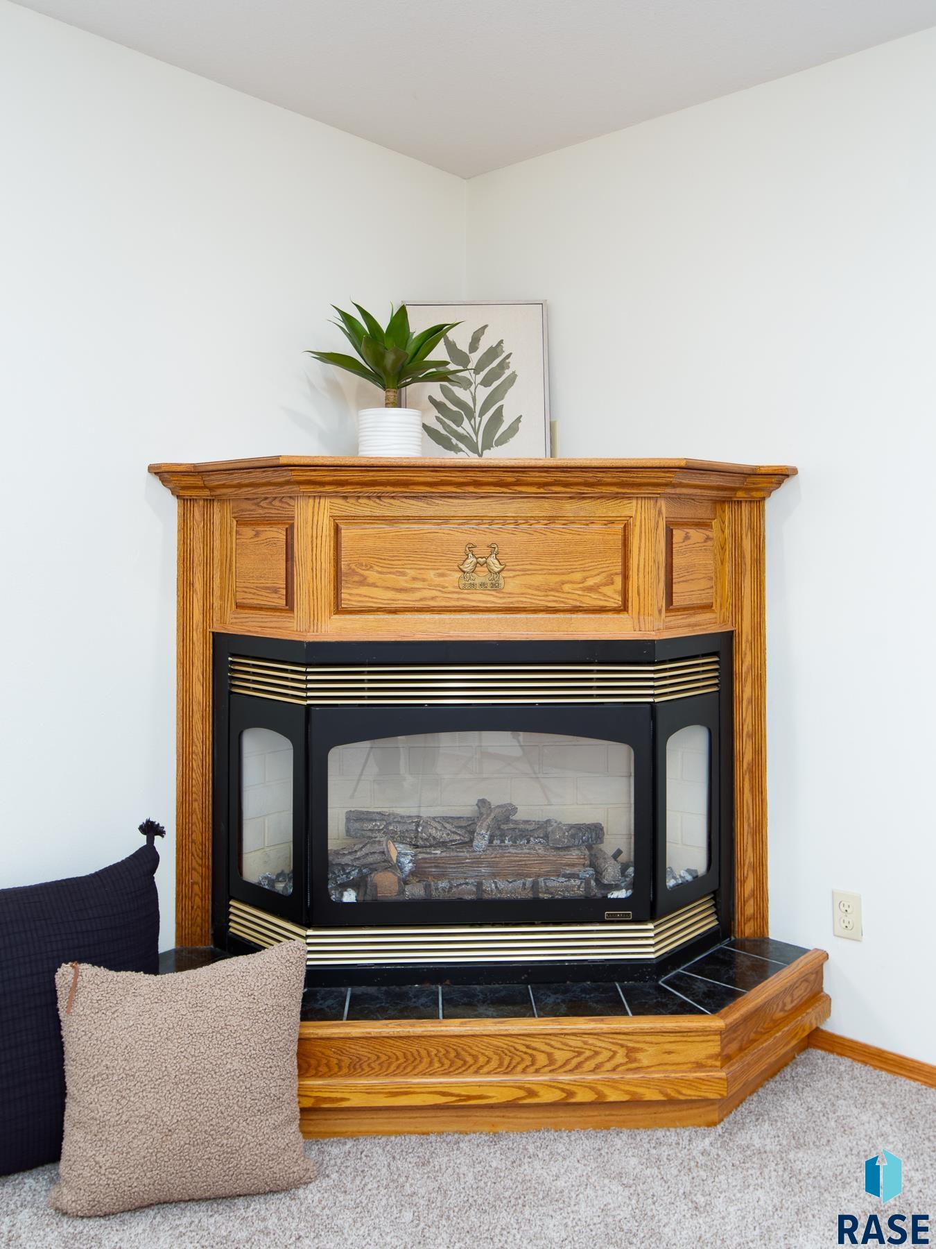 2201 S Arbor Cir