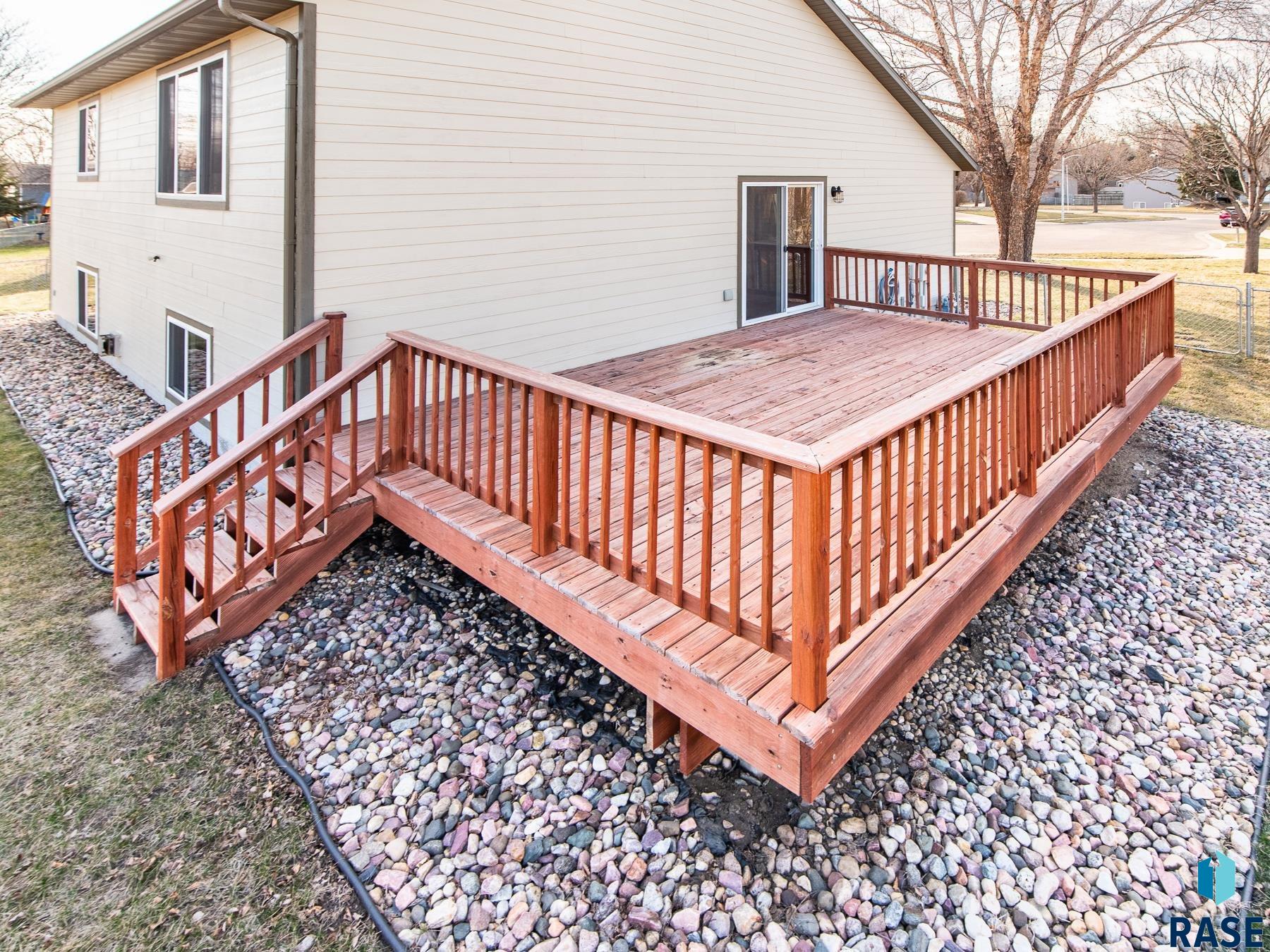 2201 S Arbor Cir
