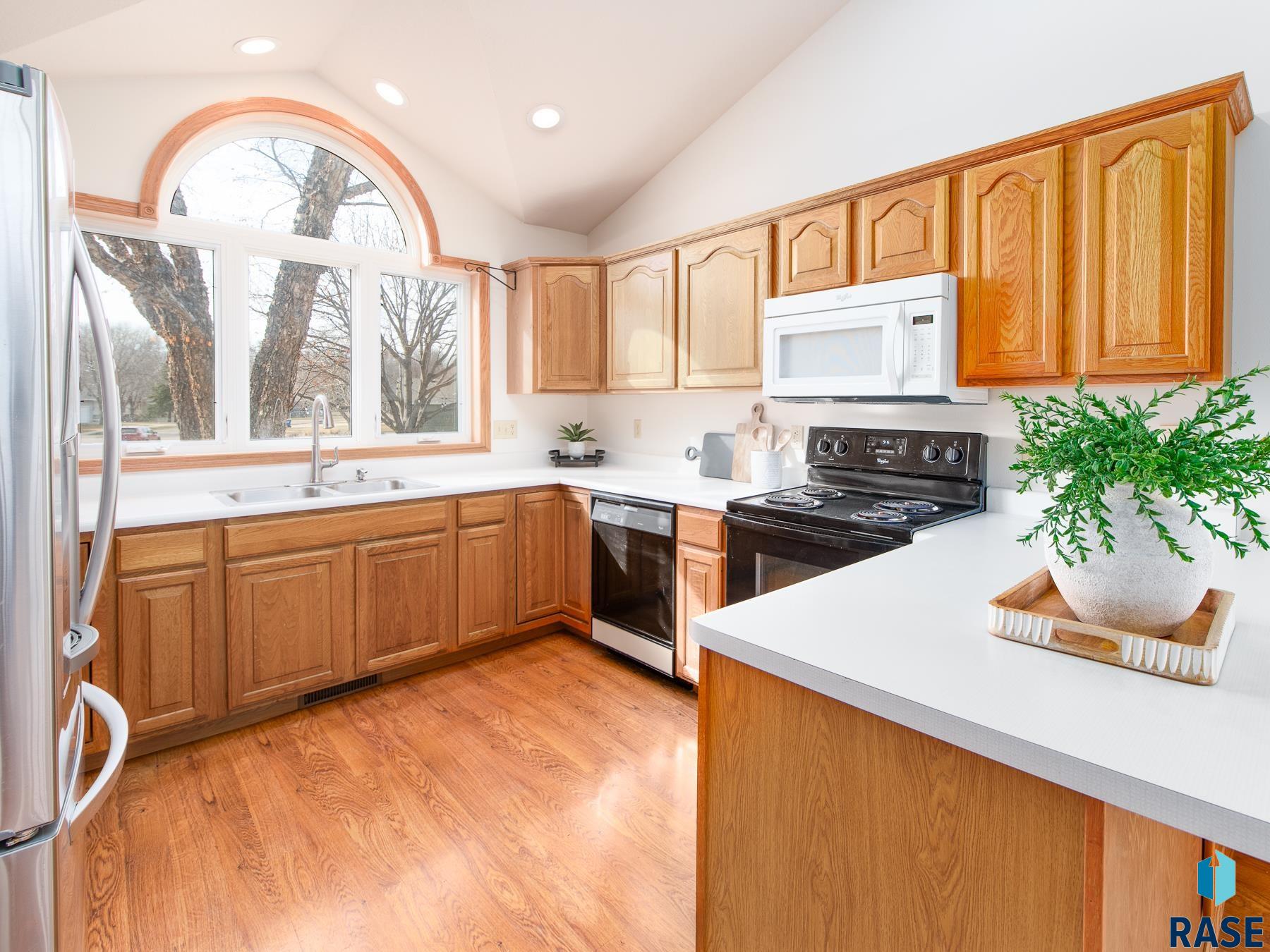 2201 S Arbor Cir