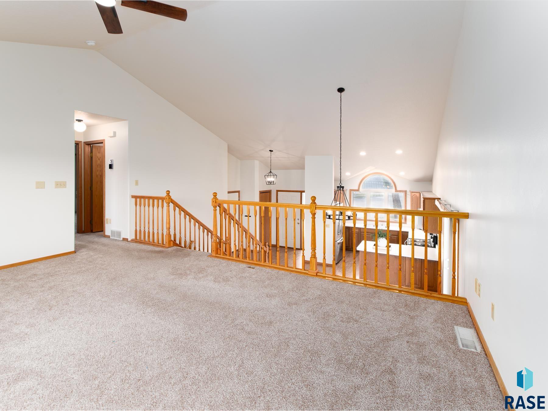 2201 S Arbor Cir