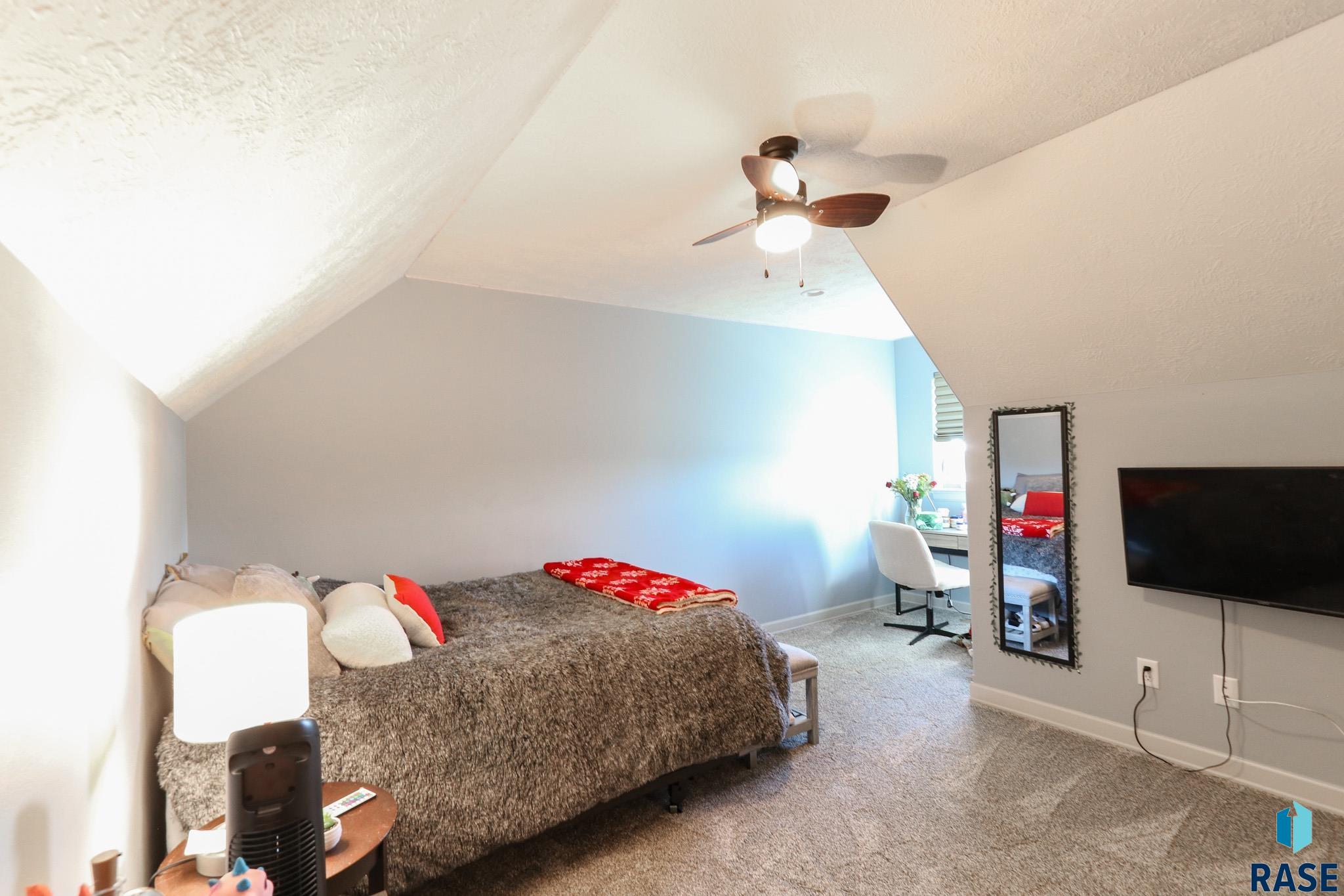2820 E Augusta Cir