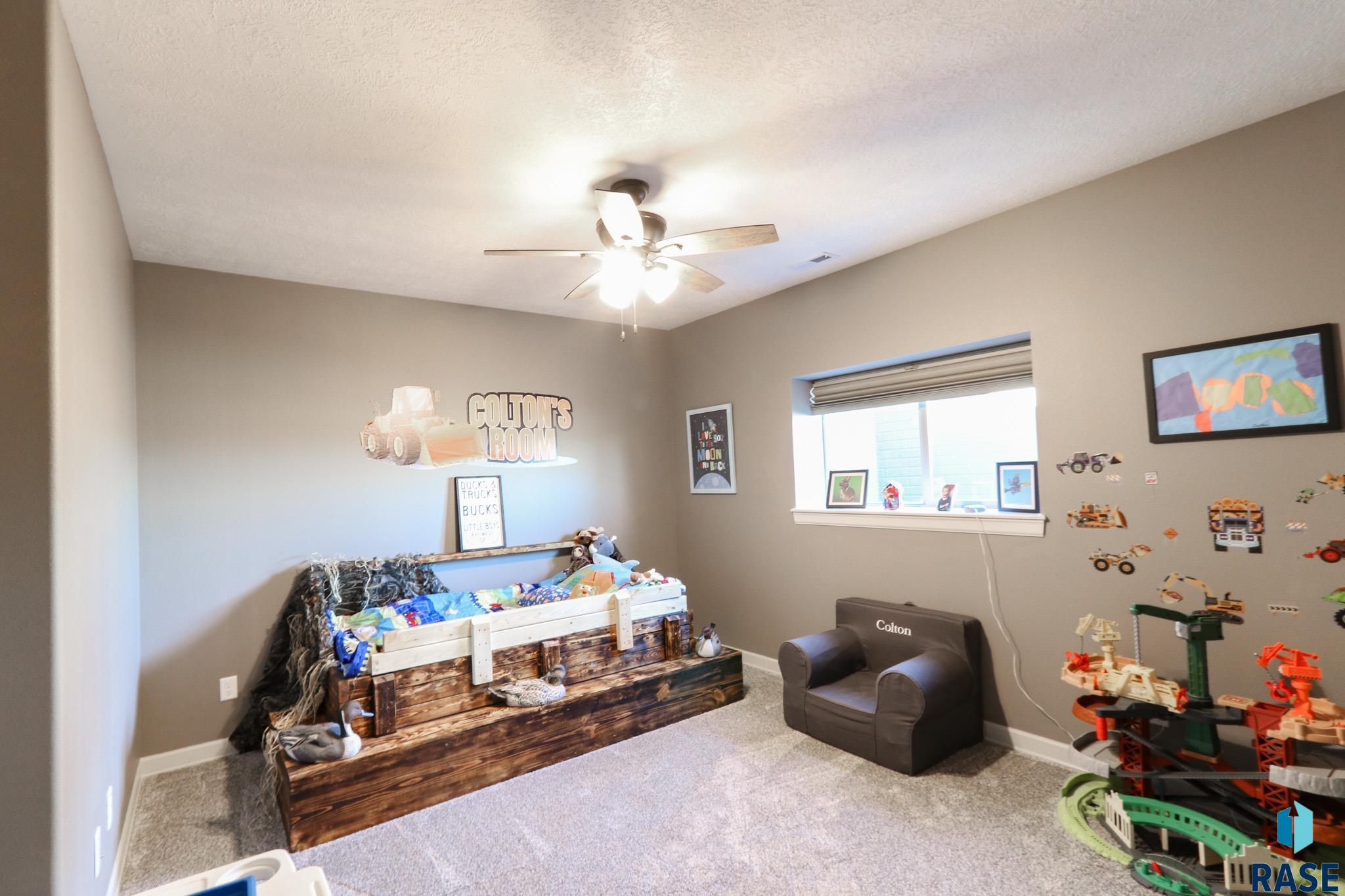 2820 E Augusta Cir
