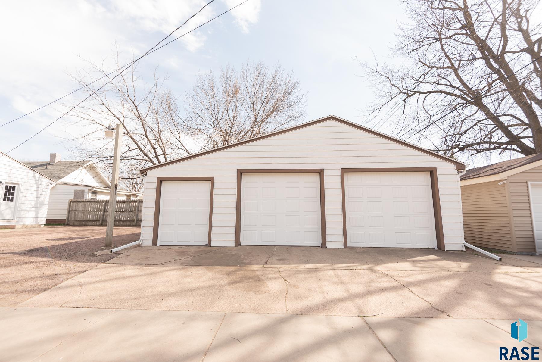 201 S Elmwood Ave