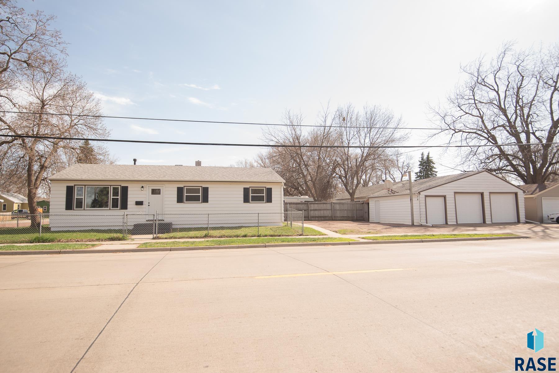 201 S Elmwood Ave