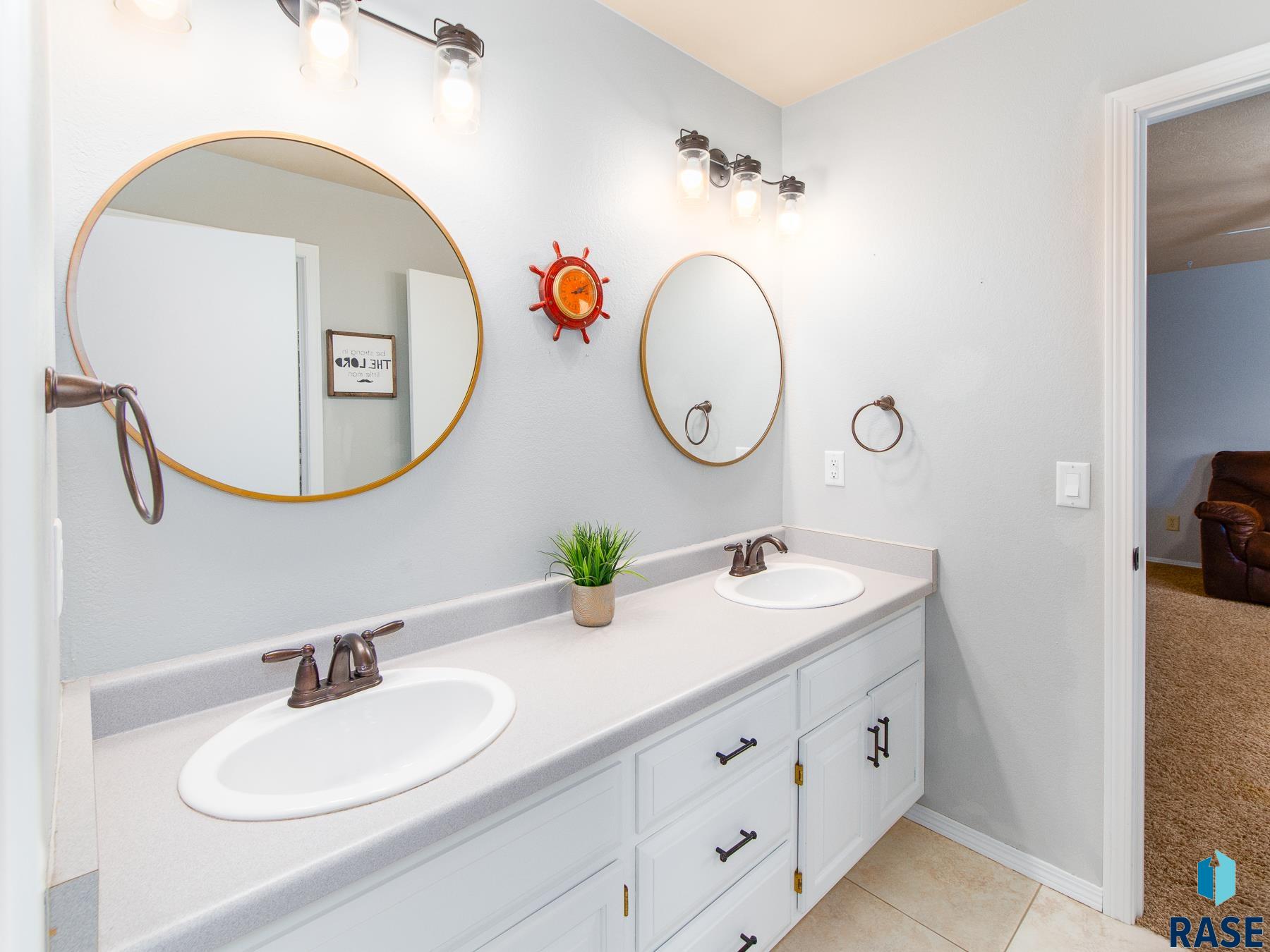 3605 S Slaten Park Dr