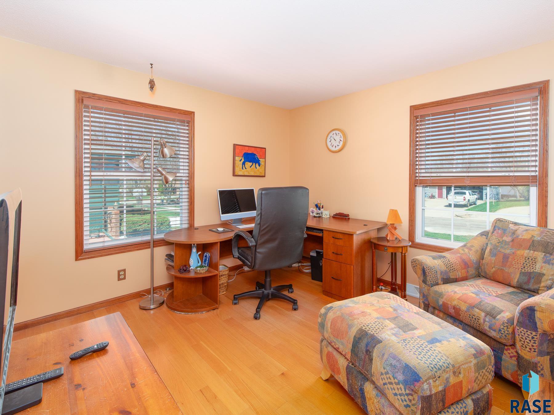 1713 E Ponderosa Dr