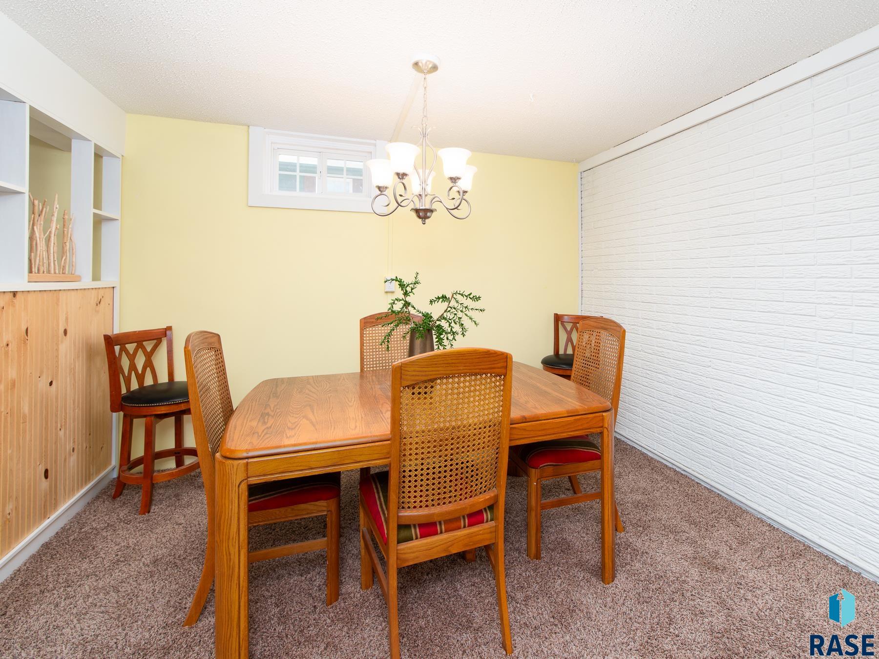 1713 E Ponderosa Dr