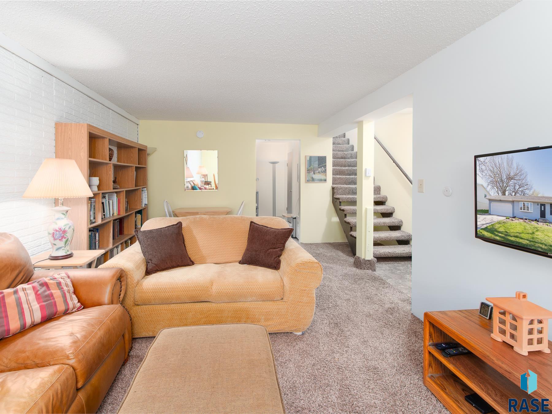 1713 E Ponderosa Dr
