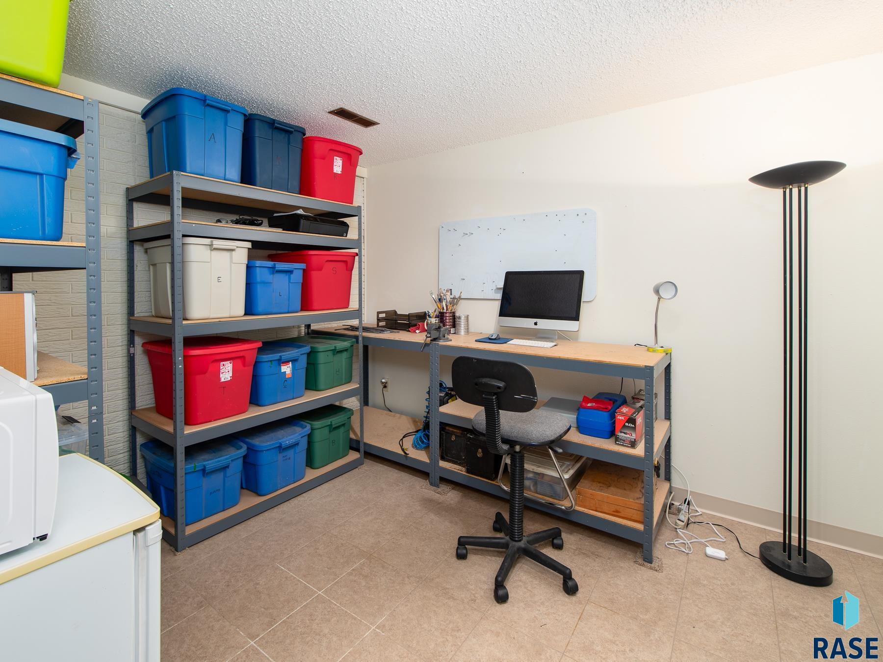1713 E Ponderosa Dr