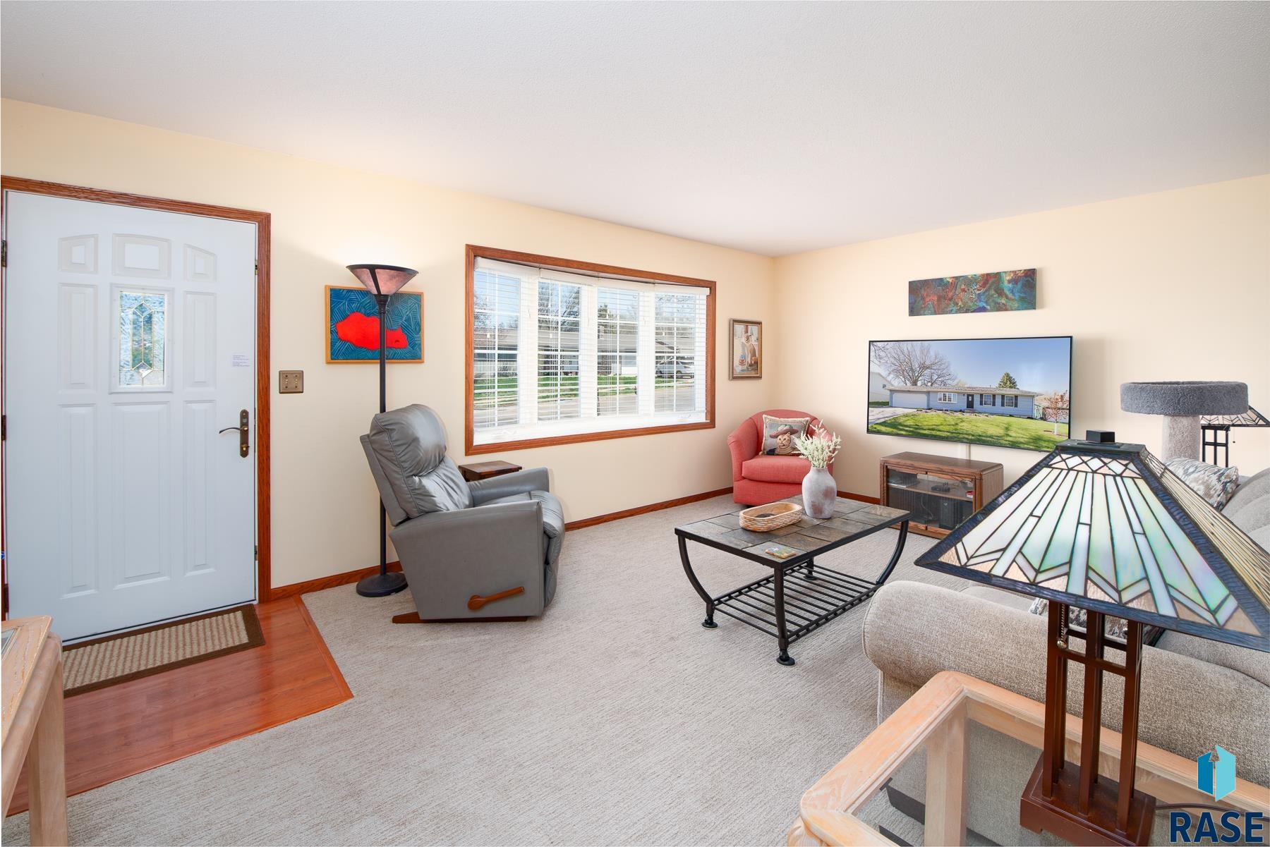 1713 E Ponderosa Dr