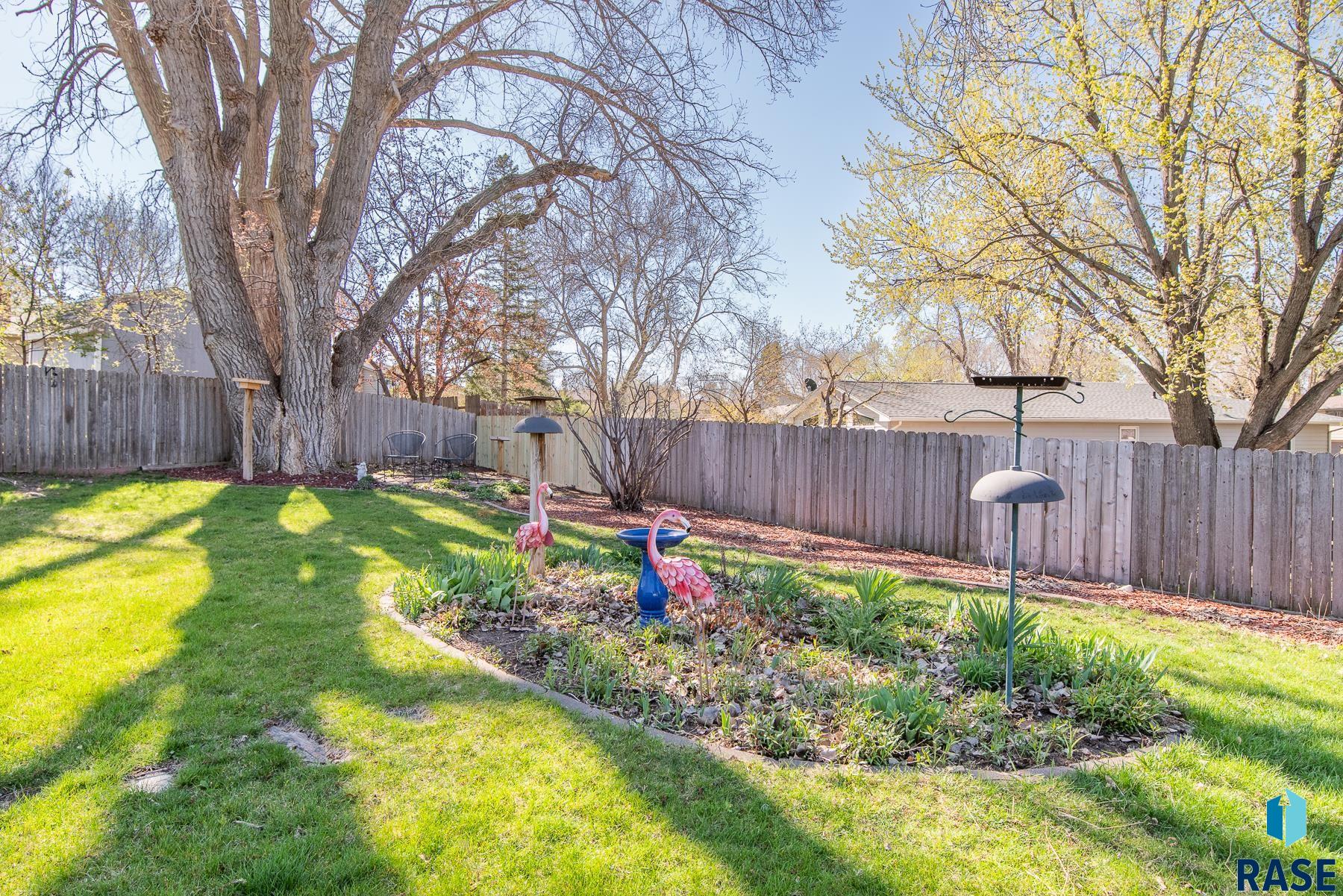 1713 E Ponderosa Dr