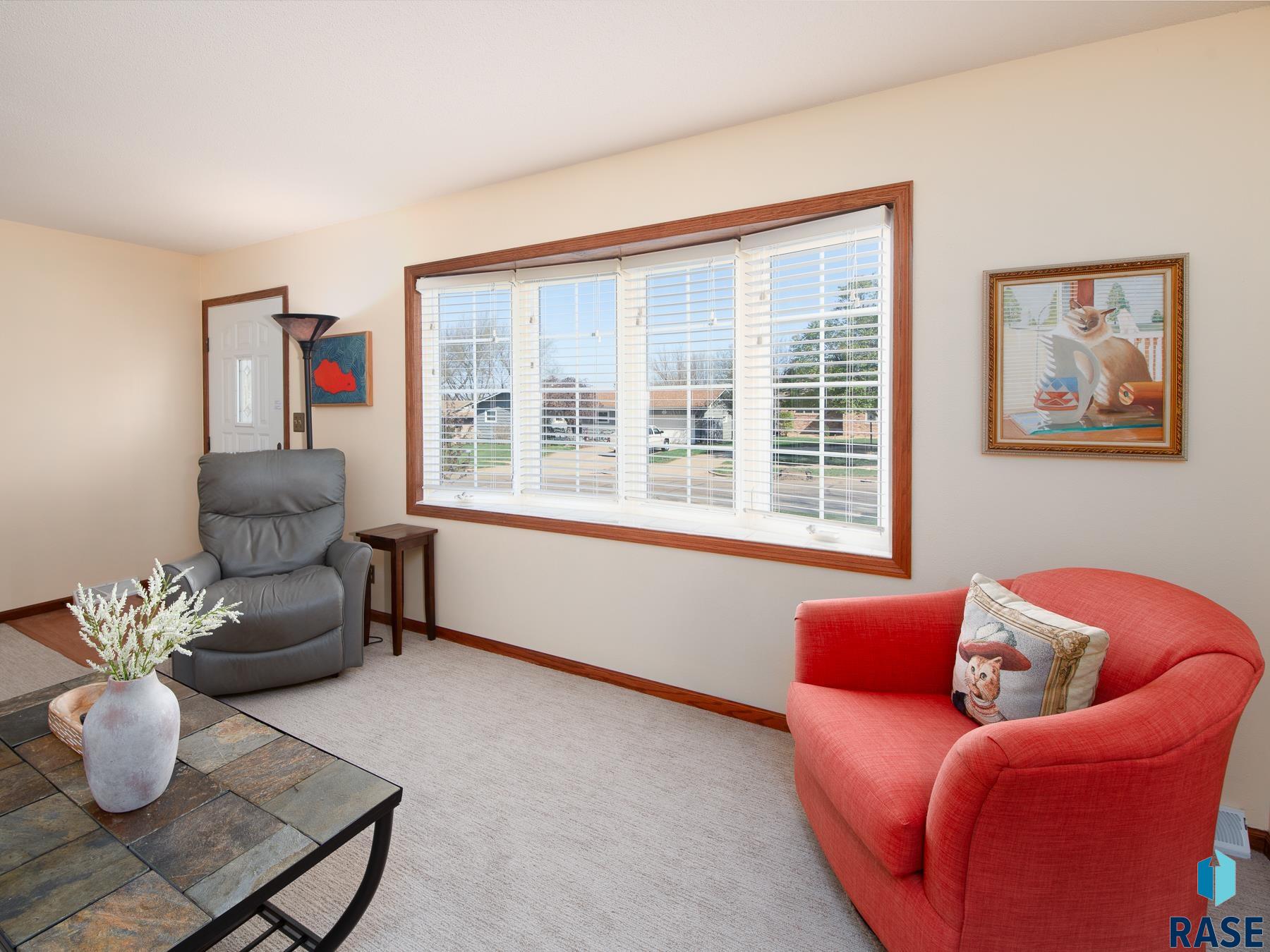 1713 E Ponderosa Dr