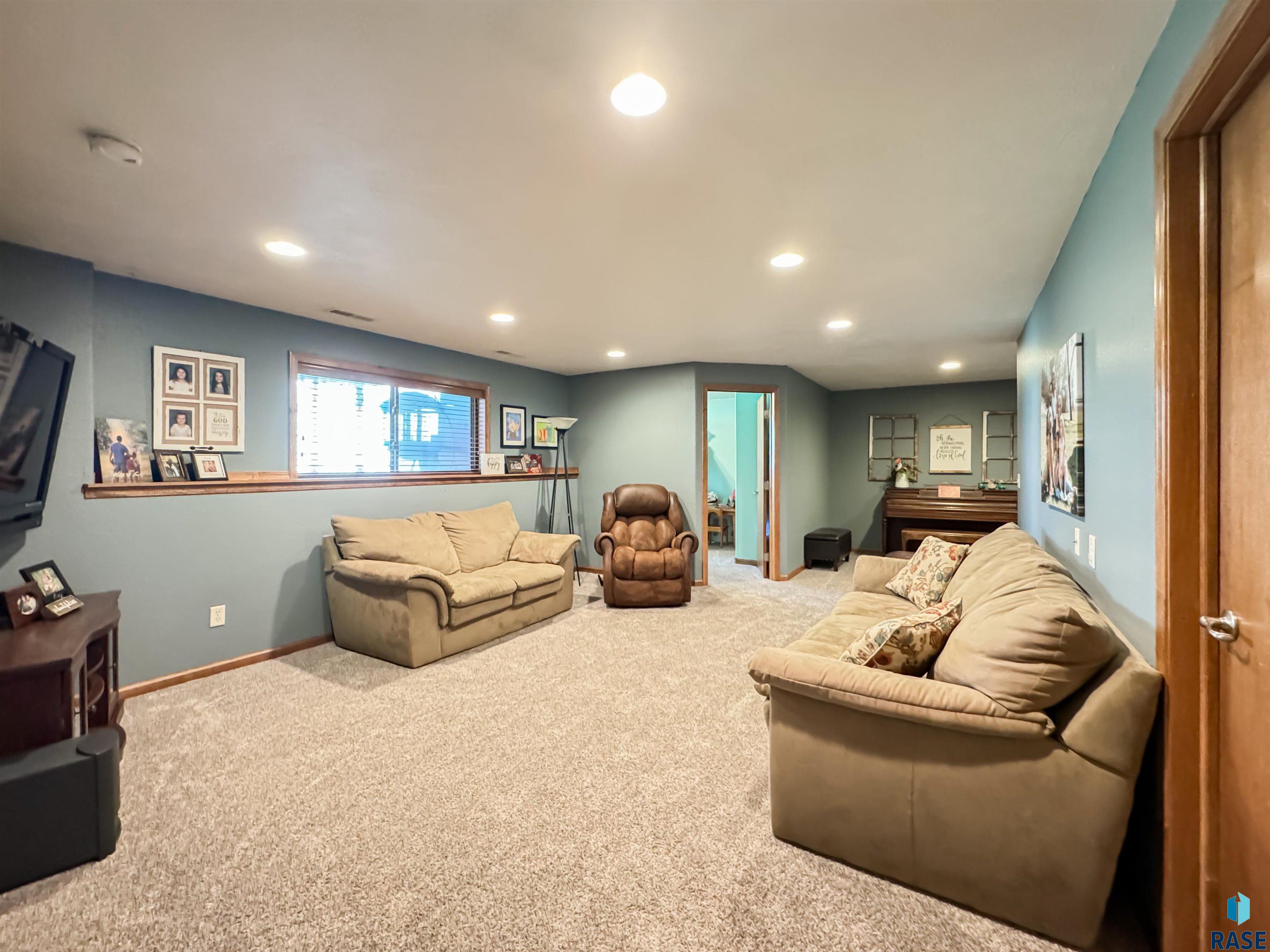 209 S Summer Ave