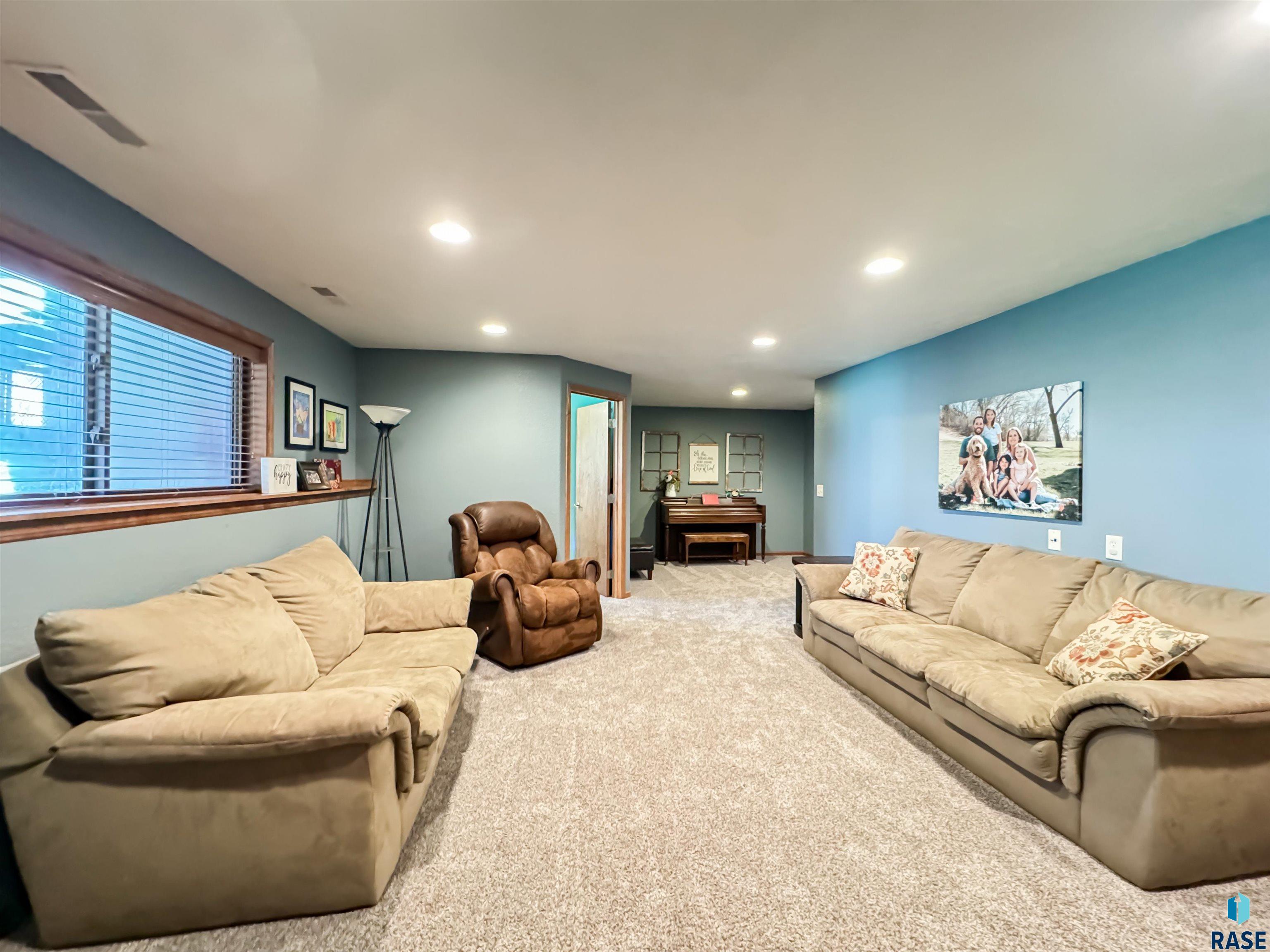 209 S Summer Ave