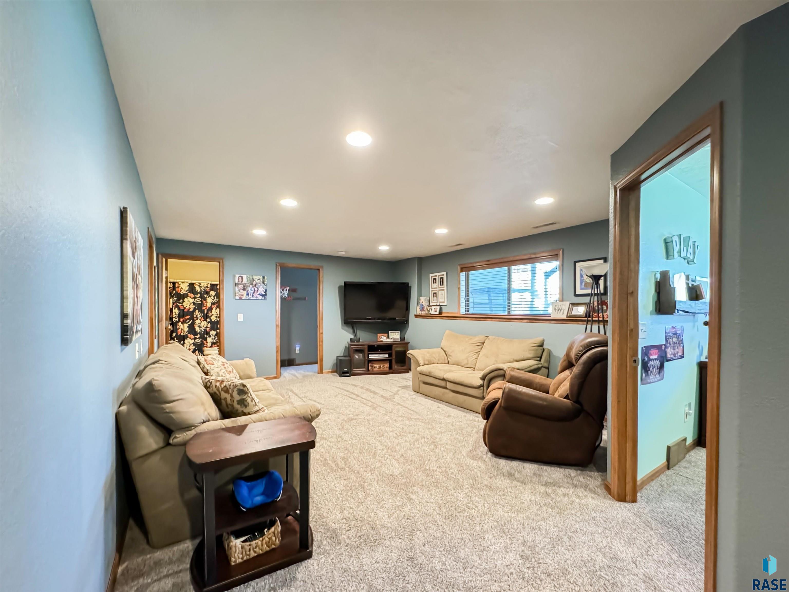 209 S Summer Ave