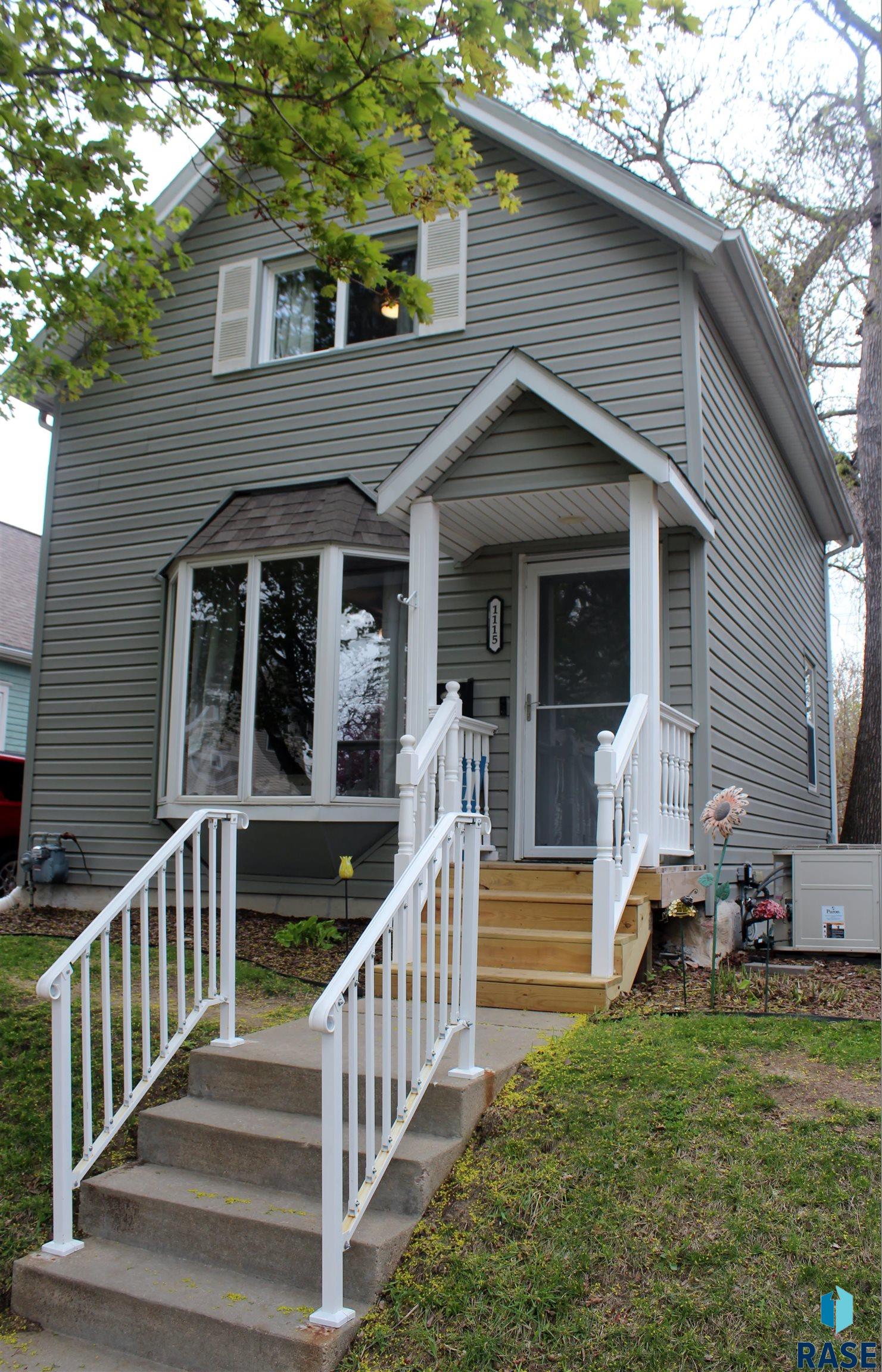 1115 S Dakota Ave