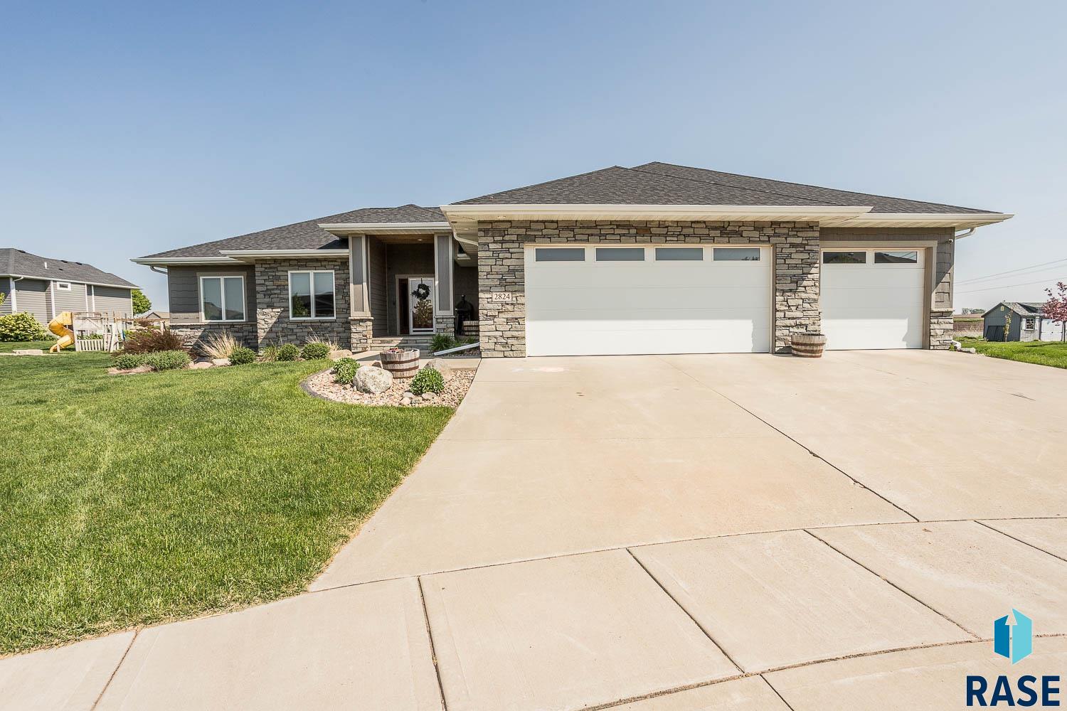 2824 E Sunflower Cir