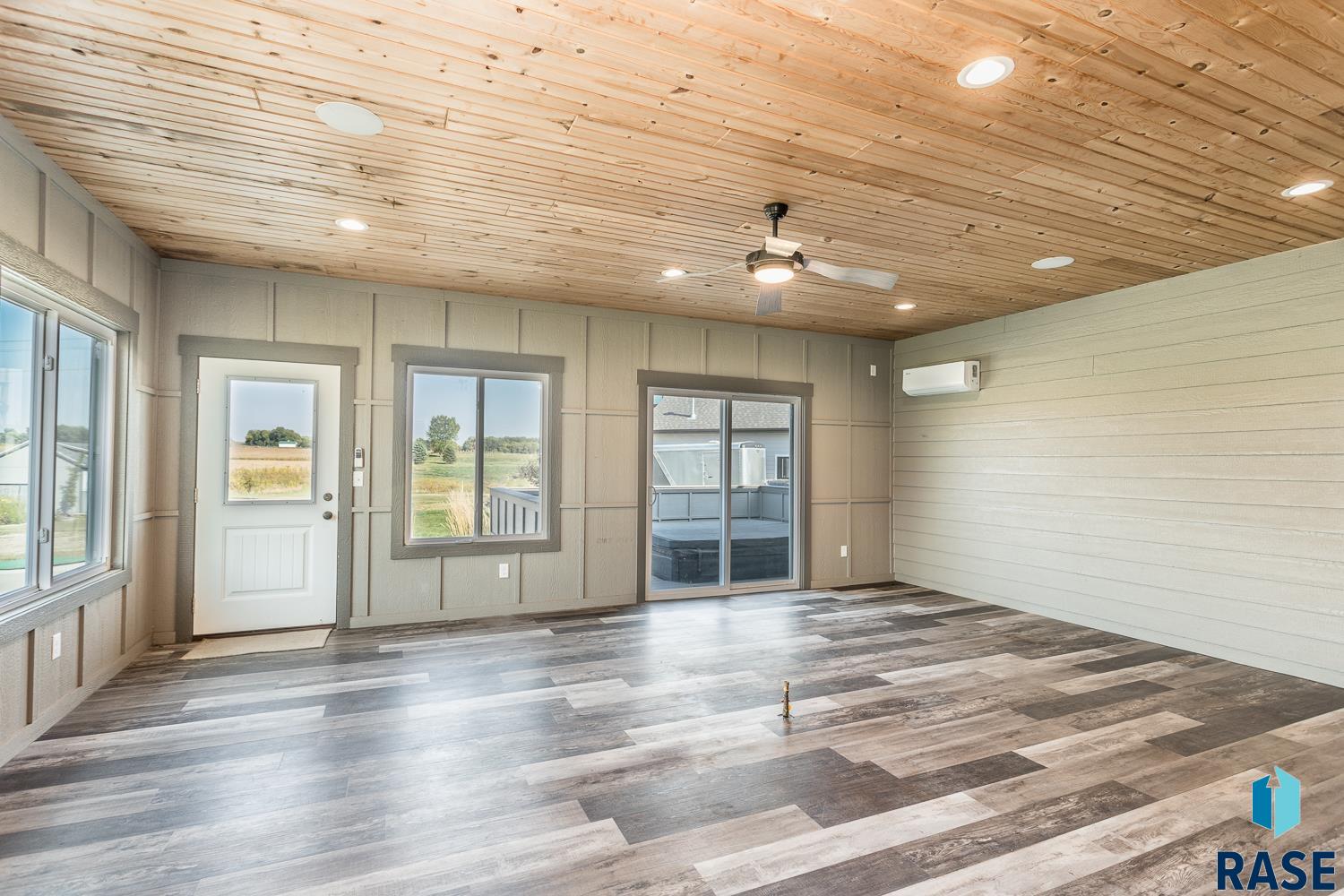 2824 E Sunflower Cir