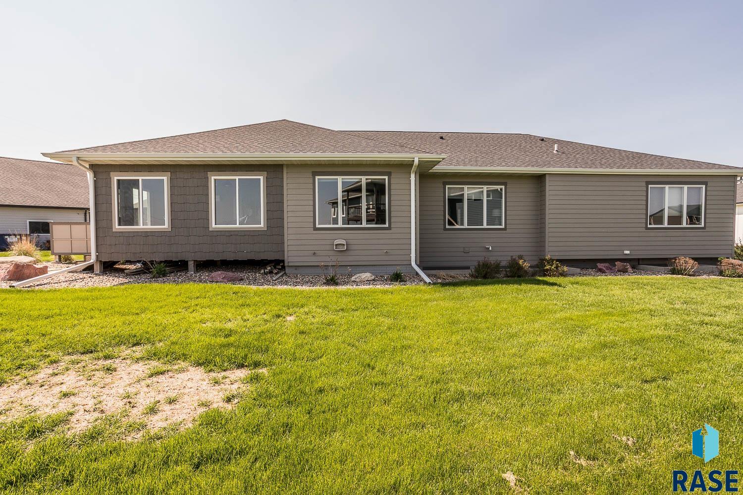 2824 E Sunflower Cir