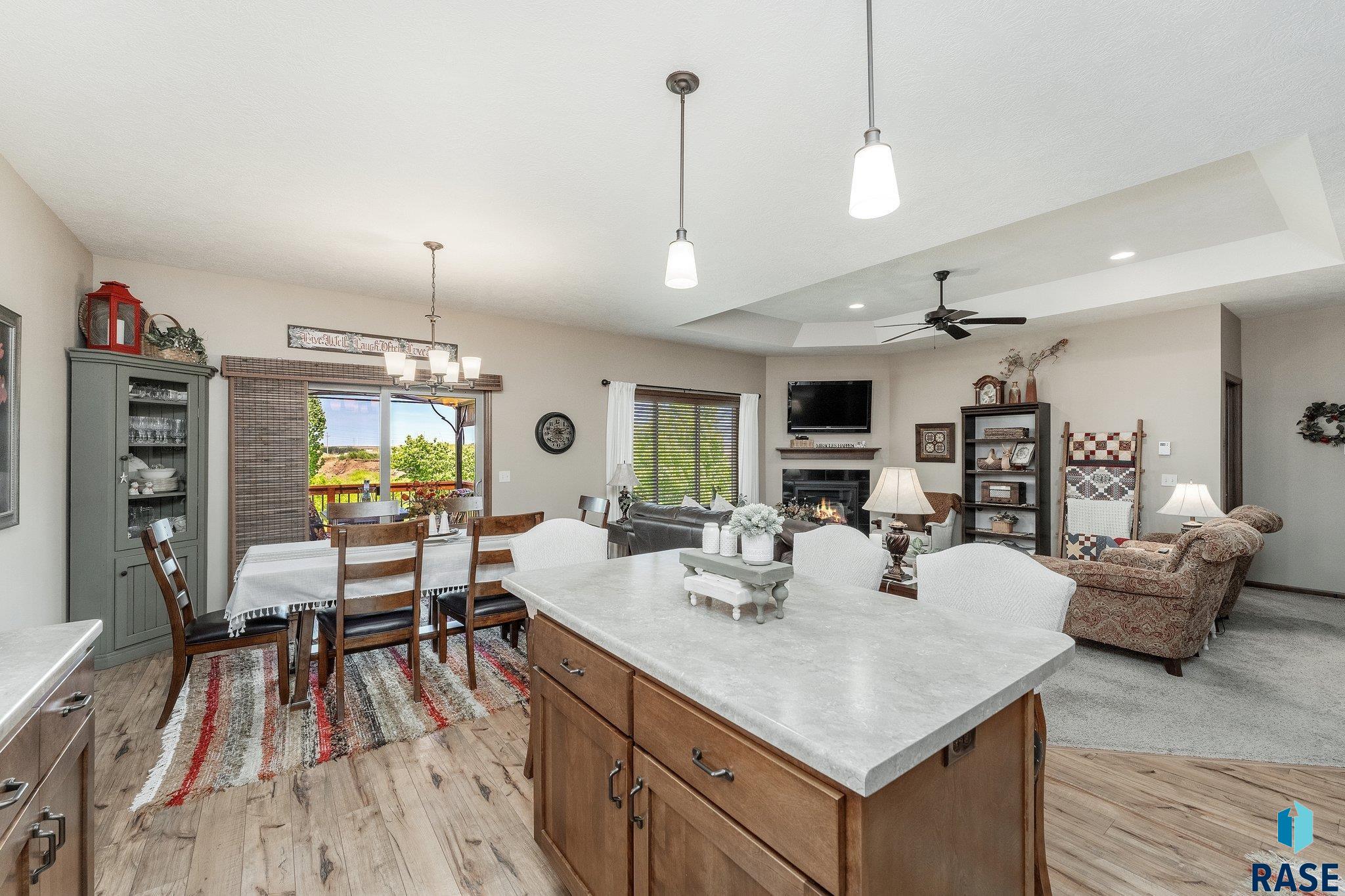 208 S Heritage Rd