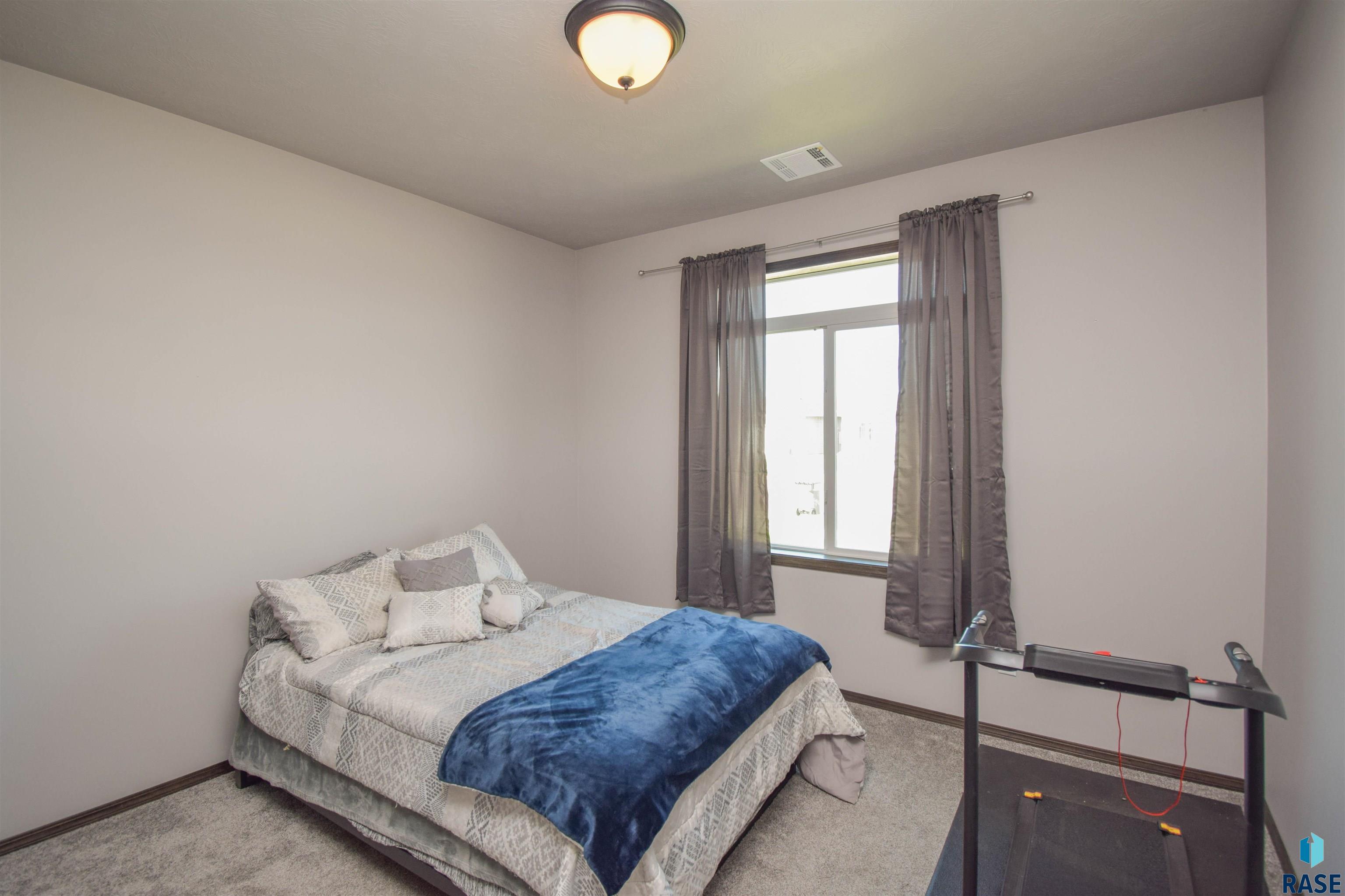 212 Lydia Ct