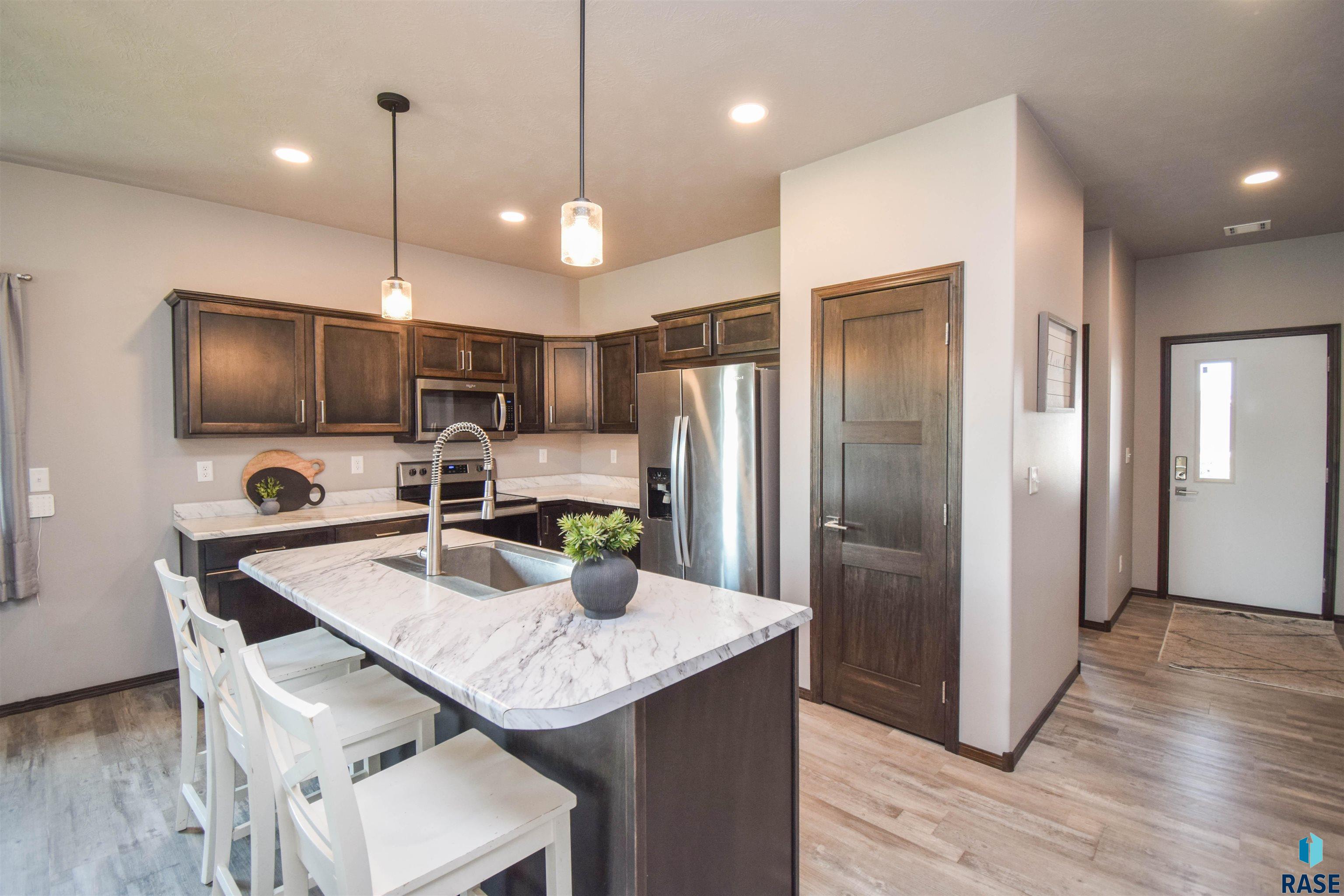212 Lydia Ct