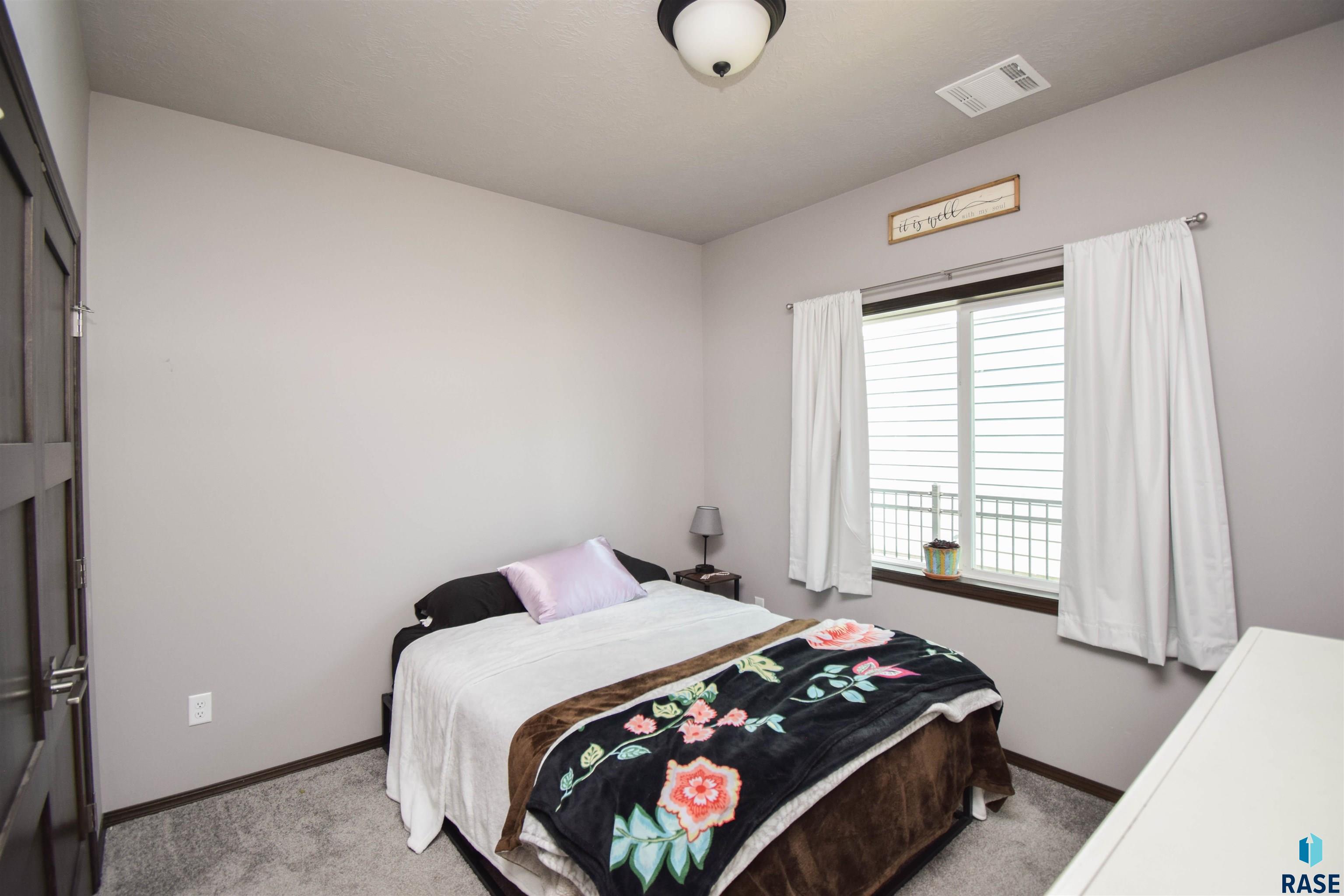 212 Lydia Ct