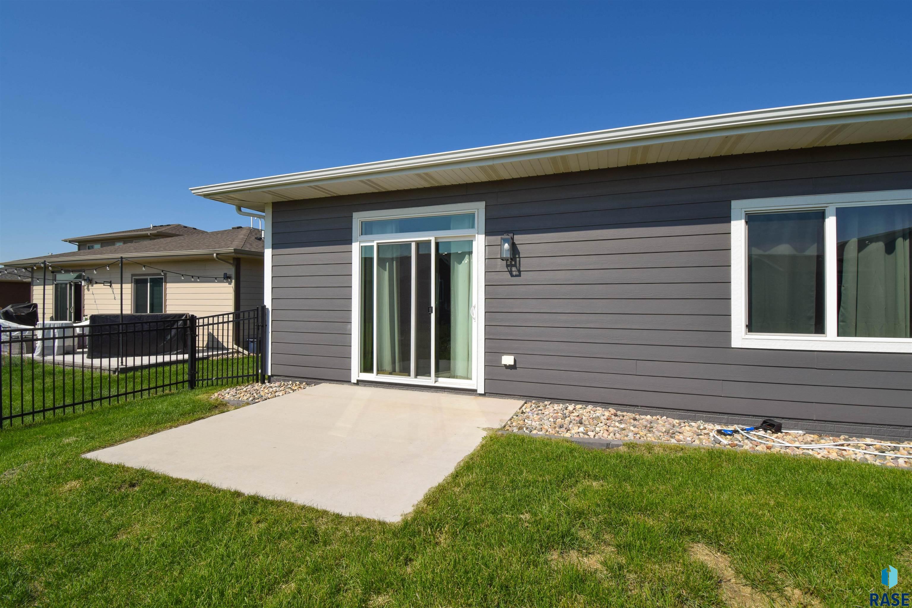 212 Lydia Ct