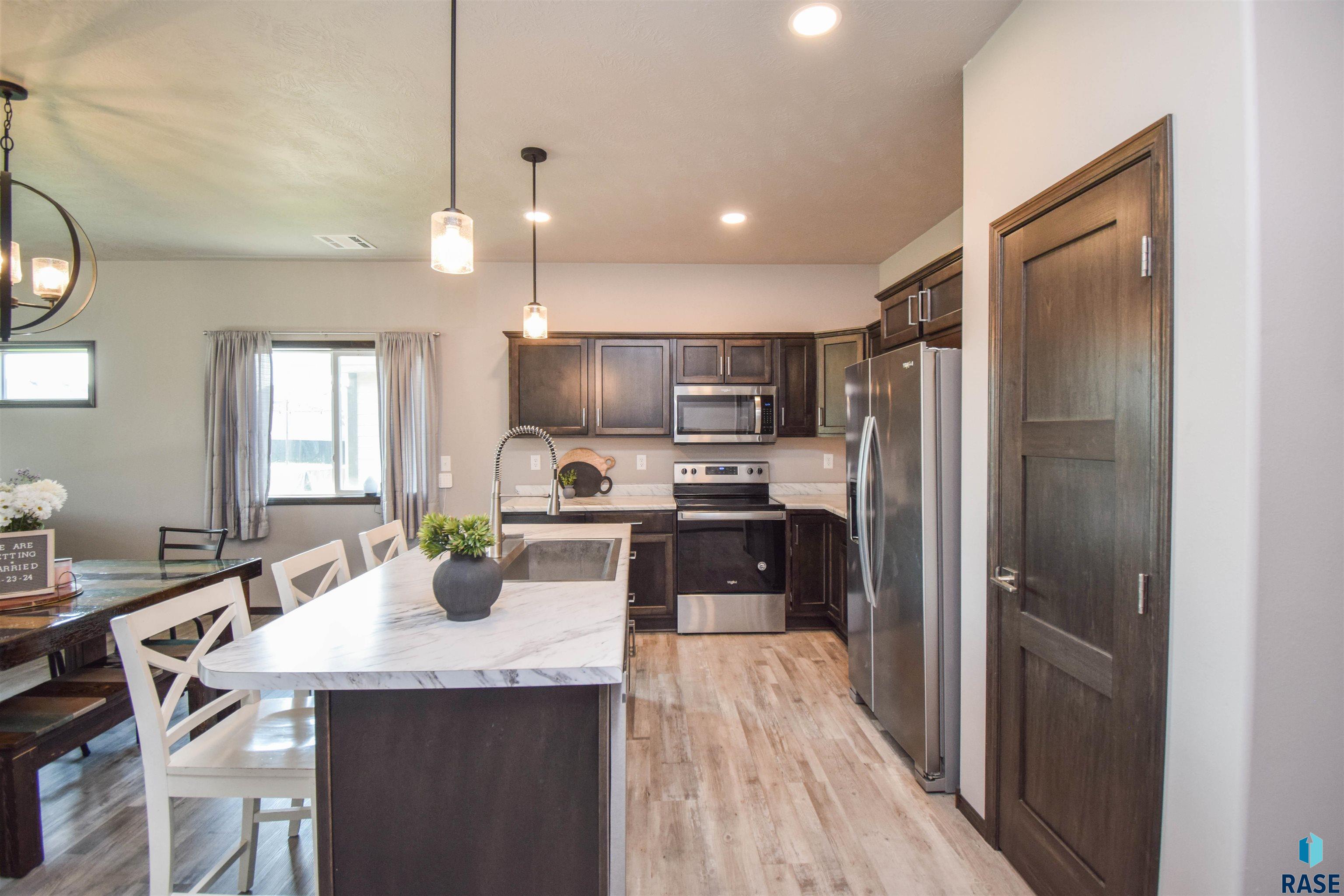 212 Lydia Ct