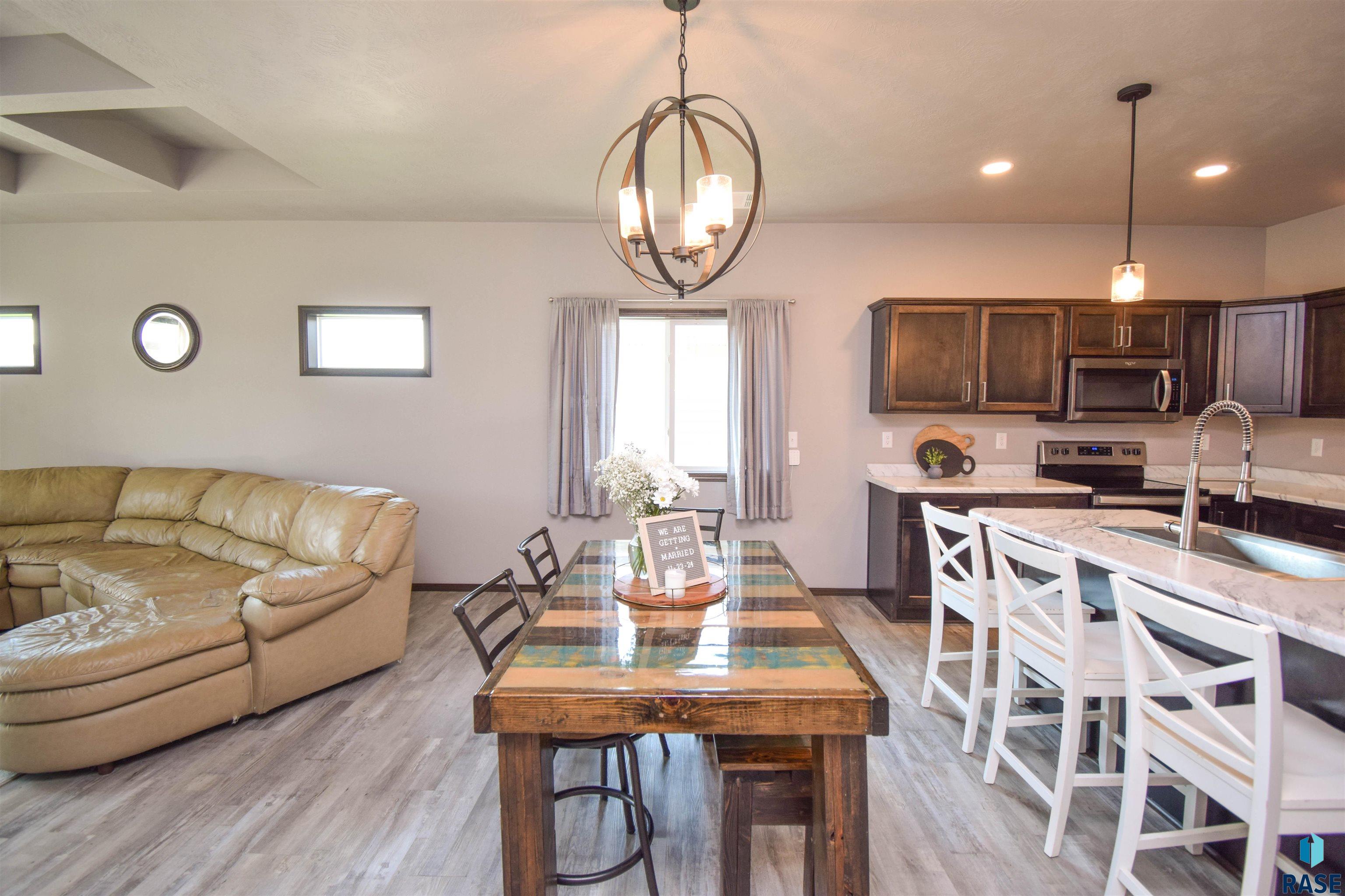 212 Lydia Ct