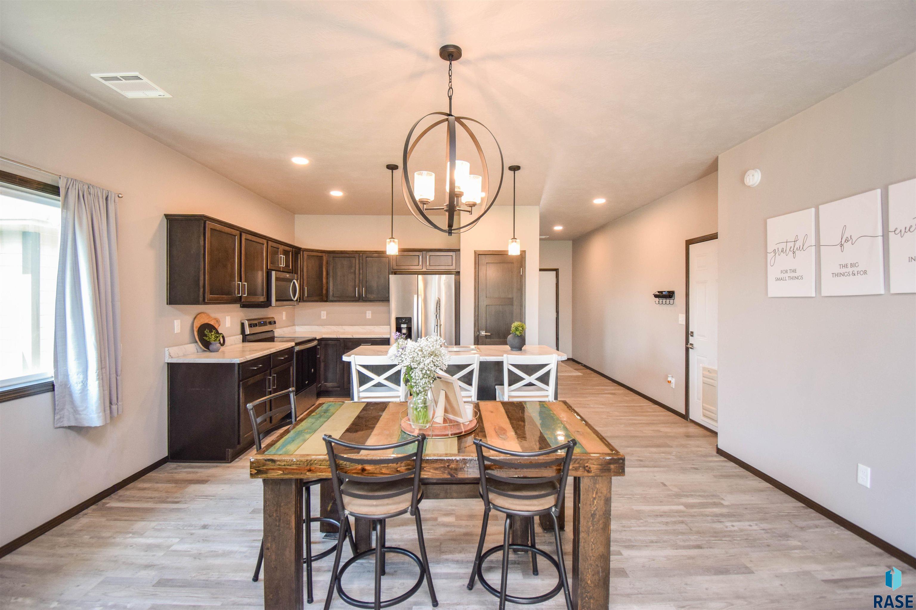 212 Lydia Ct