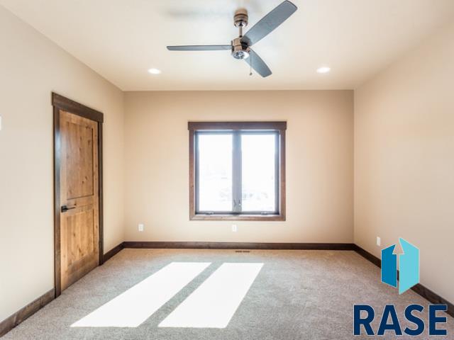 2816 E Sunflower Cir