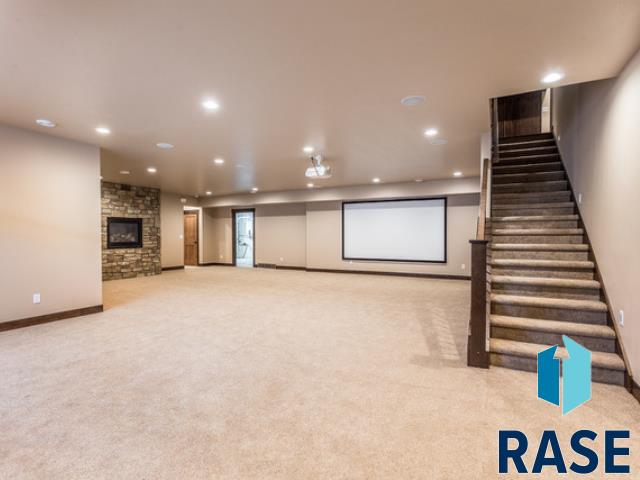 2816 E Sunflower Cir