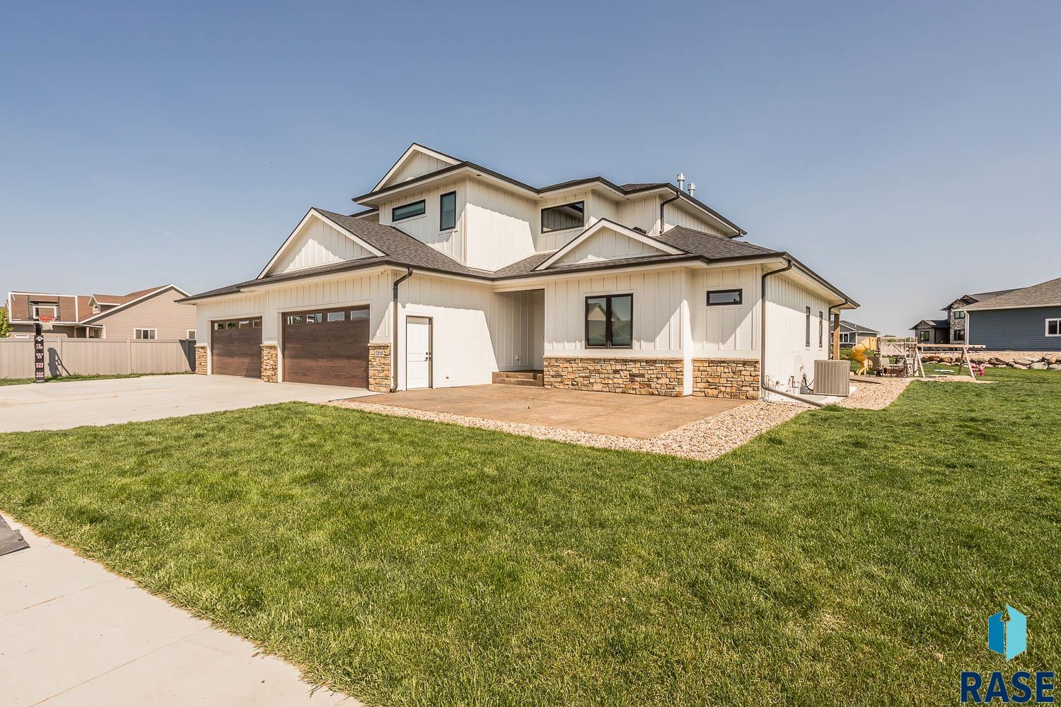 2816 E Sunflower Cir