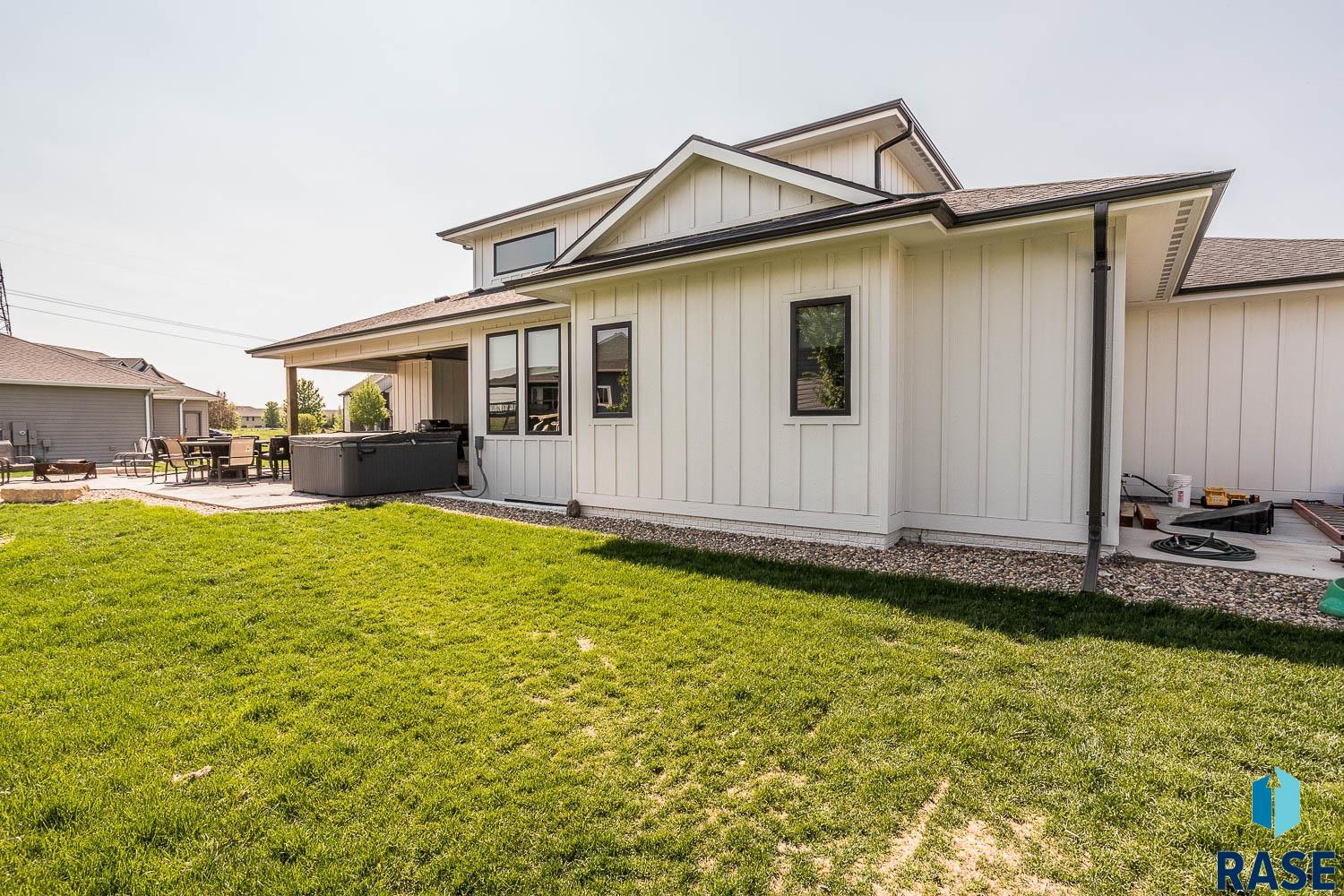 2816 E Sunflower Cir