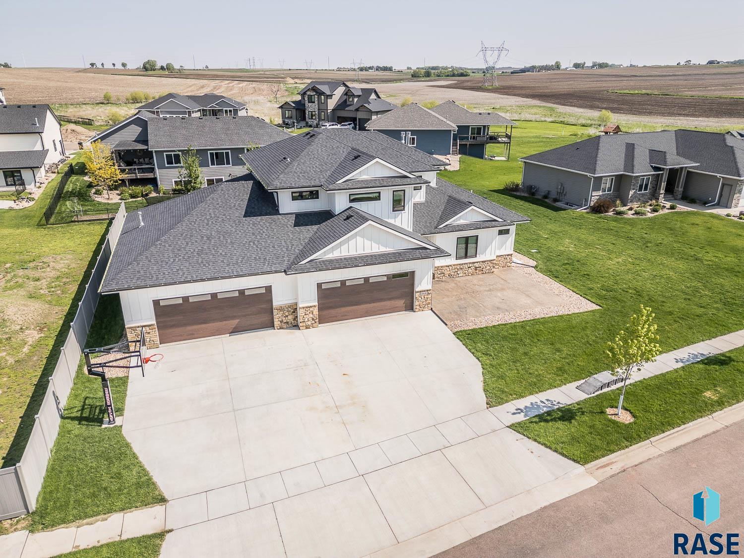 2816 E Sunflower Cir