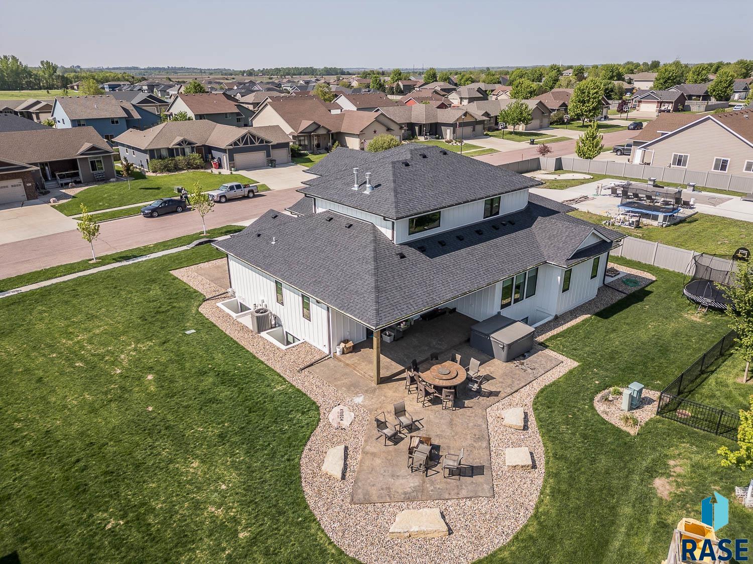 2816 E Sunflower Cir