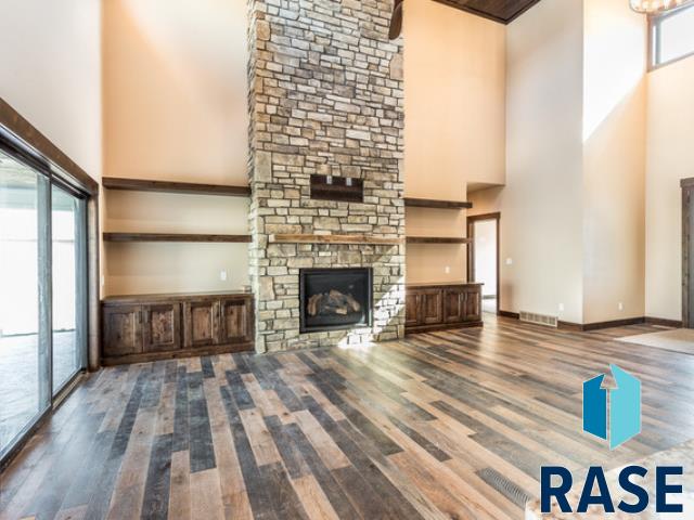 2816 E Sunflower Cir